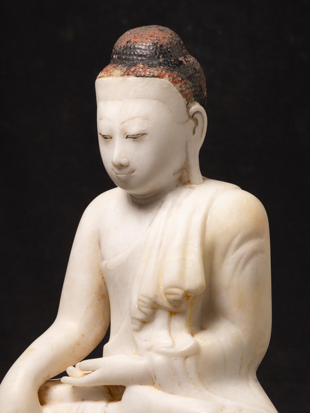 19th century Antique marble Buddha statue from Burma from Burma In Good Condition For Sale In DEVENTER, NL