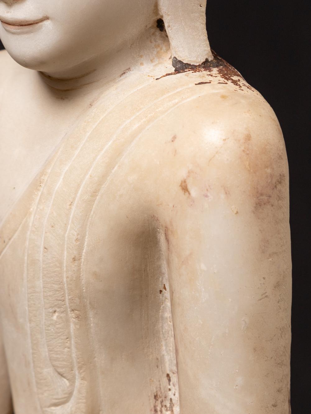 statue de Bouddha en marbre ancien du 19e siècle provenant de Birmanie, au Bhumisparsha Mudra en vente 5