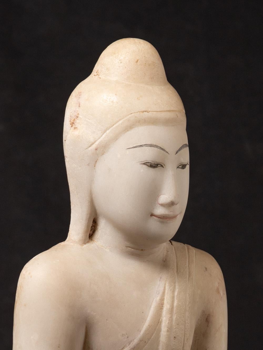 statue de Bouddha en marbre ancien du 19e siècle provenant de Birmanie, au Bhumisparsha Mudra en vente 14