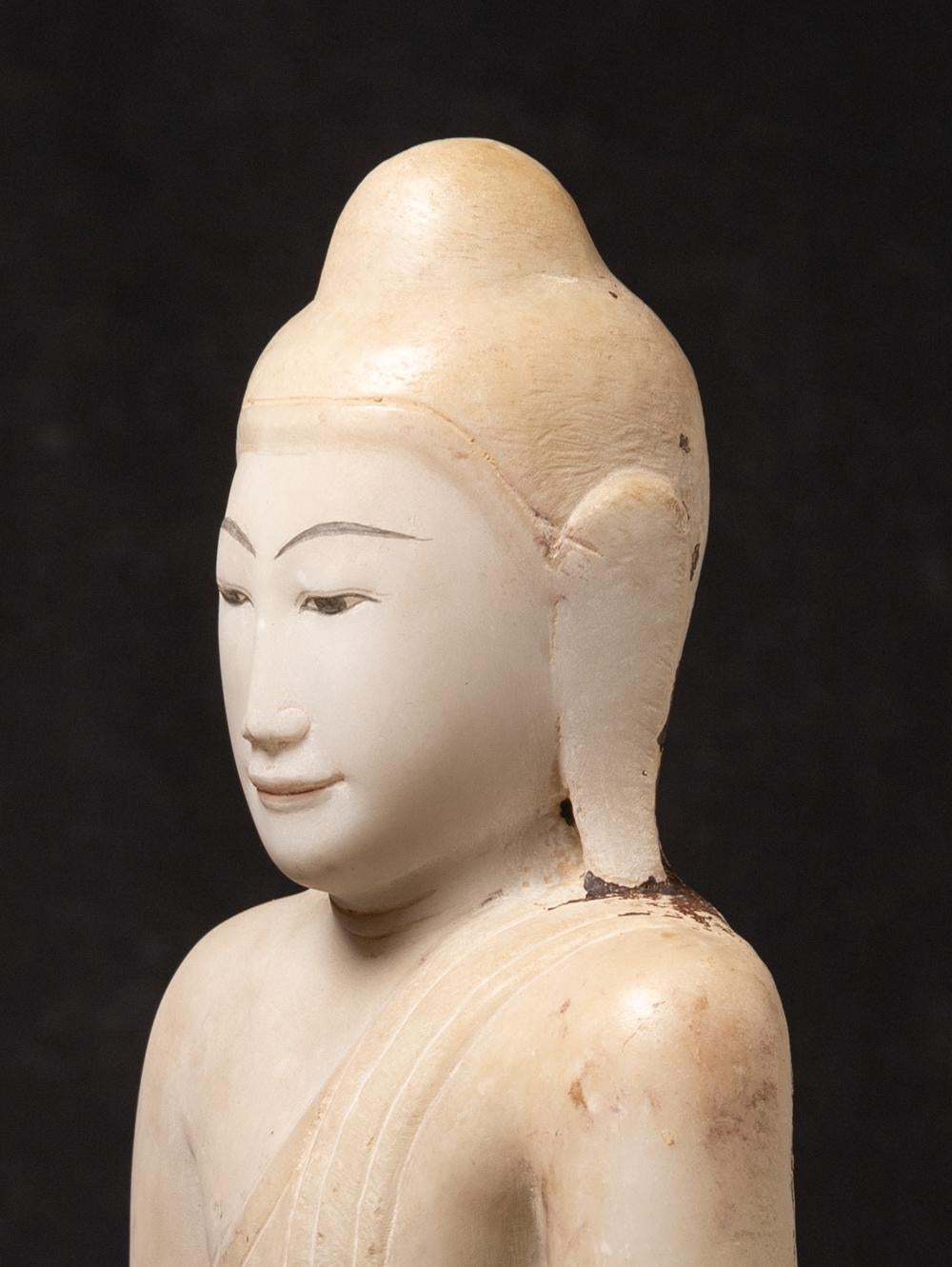 Marbre statue de Bouddha en marbre ancien du 19e siècle provenant de Birmanie, au Bhumisparsha Mudra en vente