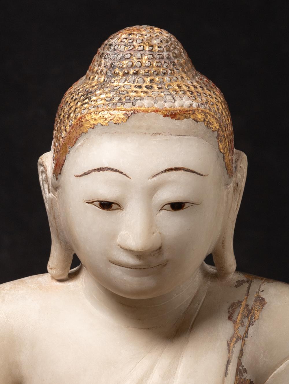 19th century Antique marble Burmese Mandalay Buddha from Burma In Good Condition For Sale In DEVENTER, NL