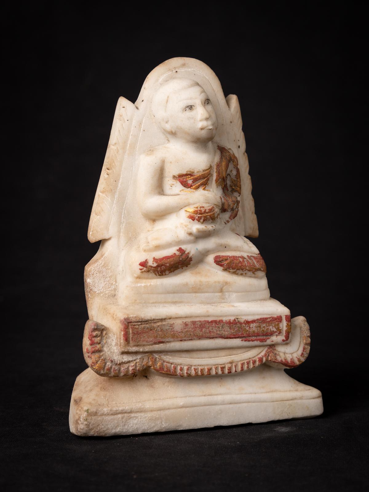 Antike burmesische Monk-Statue aus Marmor aus Burma aus dem 19. Jahrhundert im Zustand „Gut“ im Angebot in DEVENTER, NL