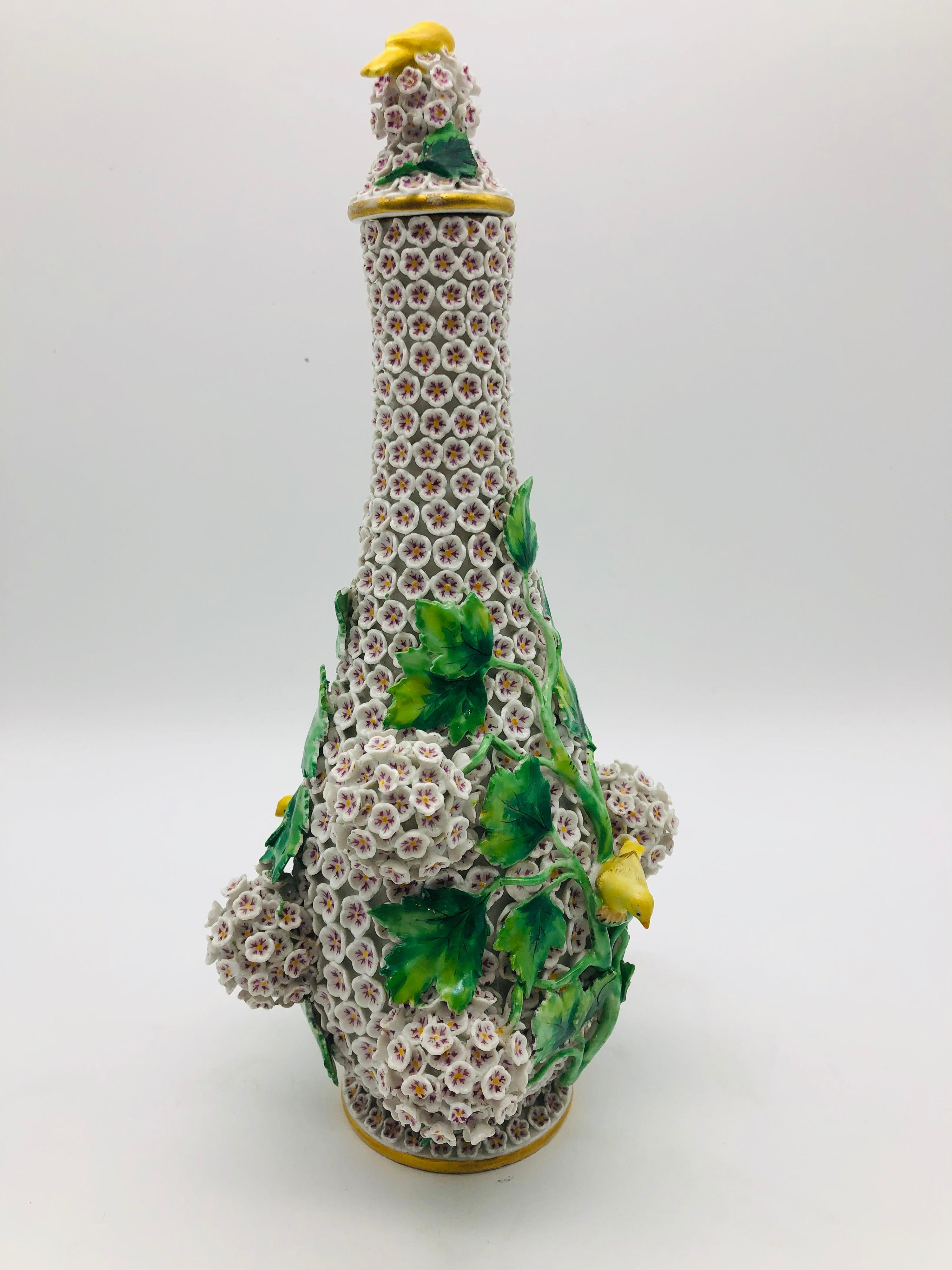 Allemand Vase à couvercle boule de neige Meissen ancien du 19e siècle