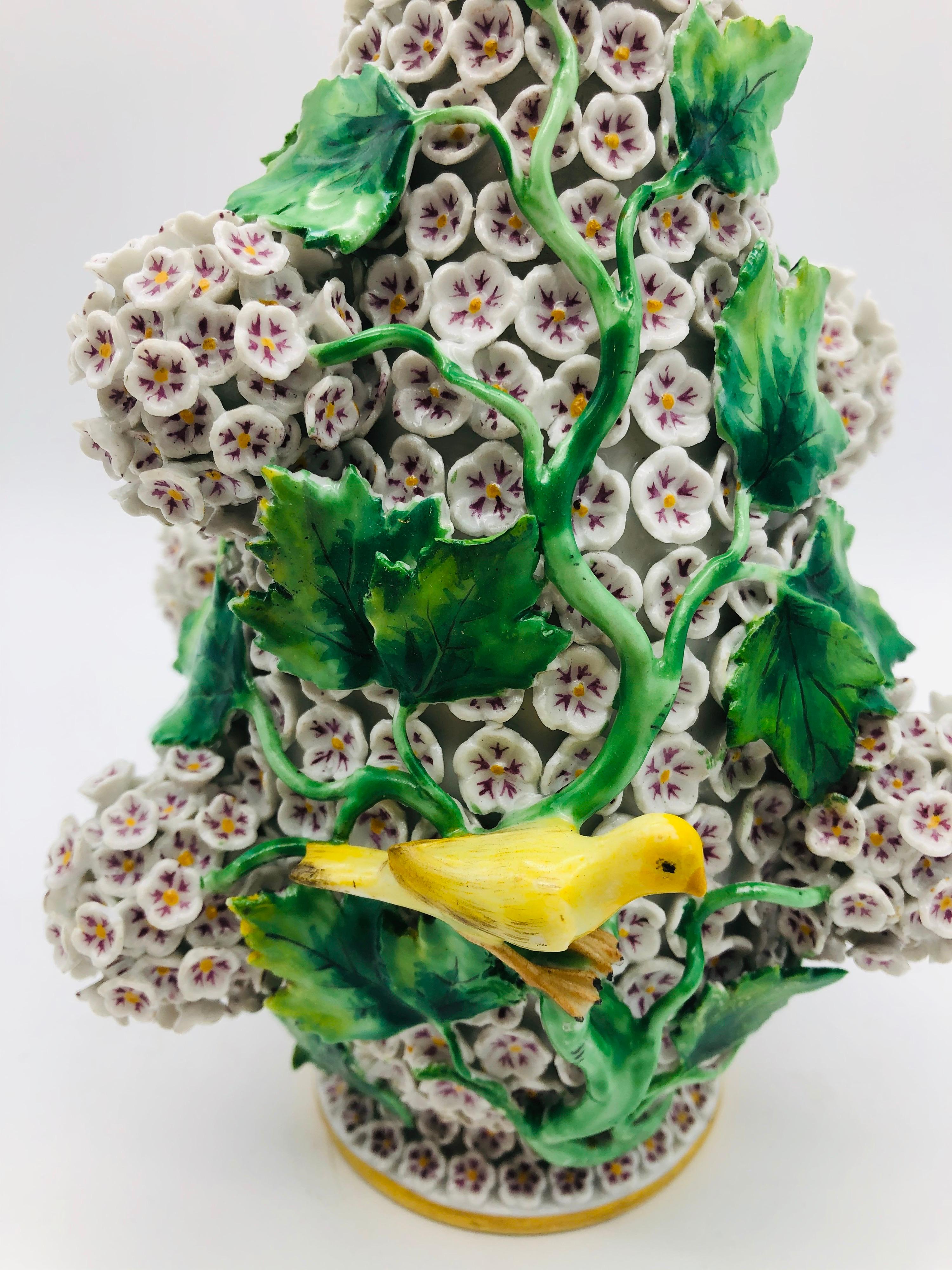 XIXe siècle Vase à couvercle boule de neige Meissen ancien du 19e siècle