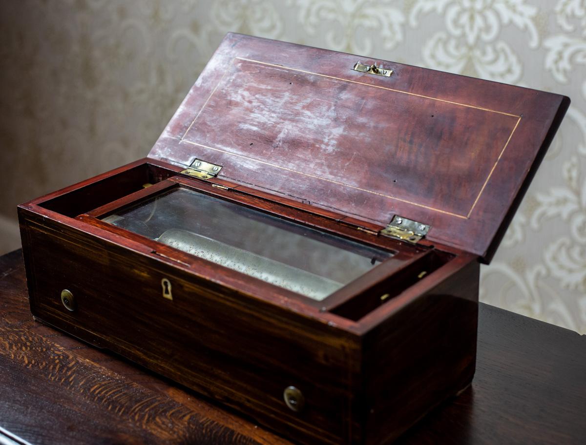 1800s music box