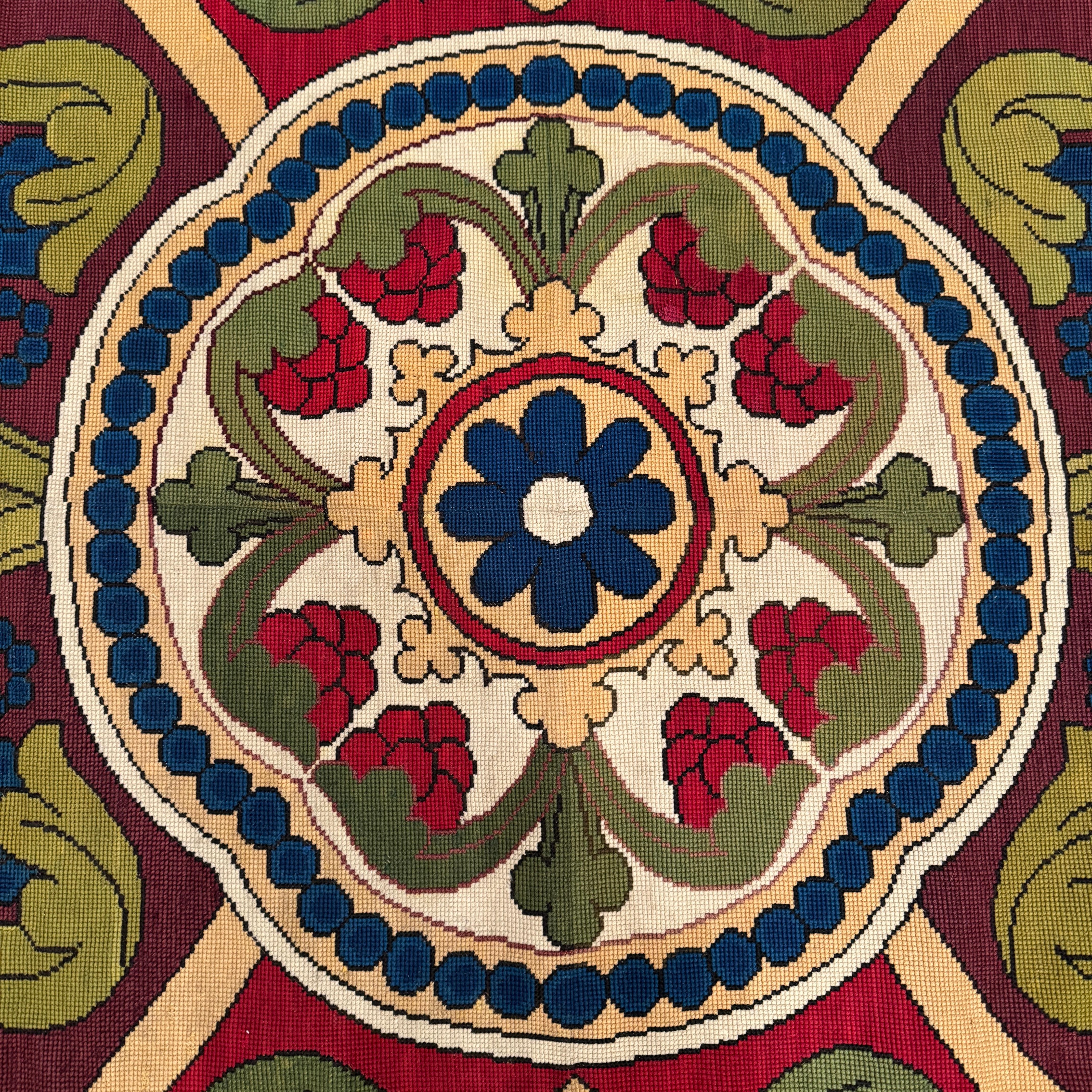 19th Century Antique Neoclassical Needlepoint Rug France In Good Condition For Sale In New York, NY