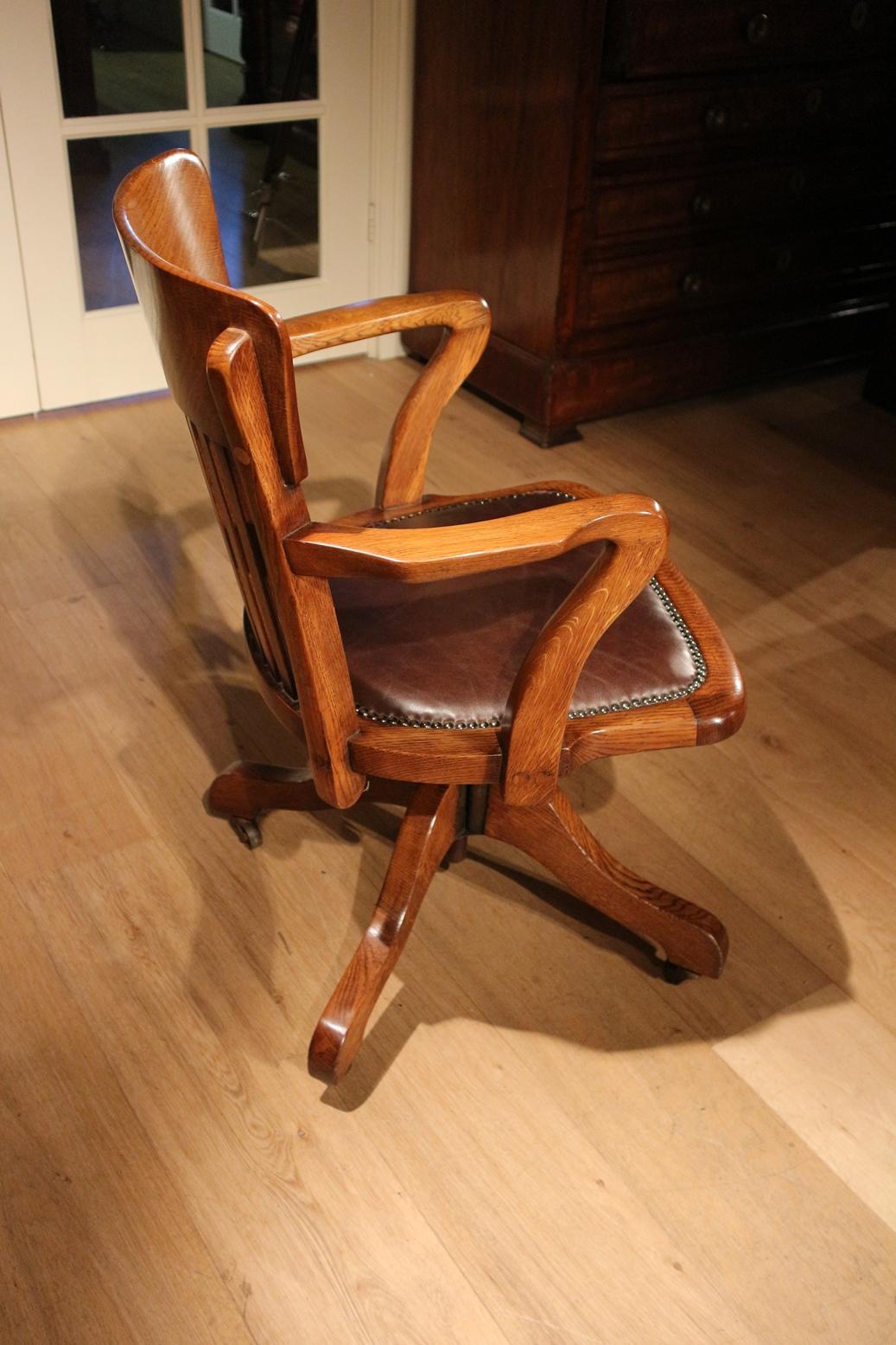 19th Century Antique Oak Office Chair In Excellent Condition In Eindhoven, NL