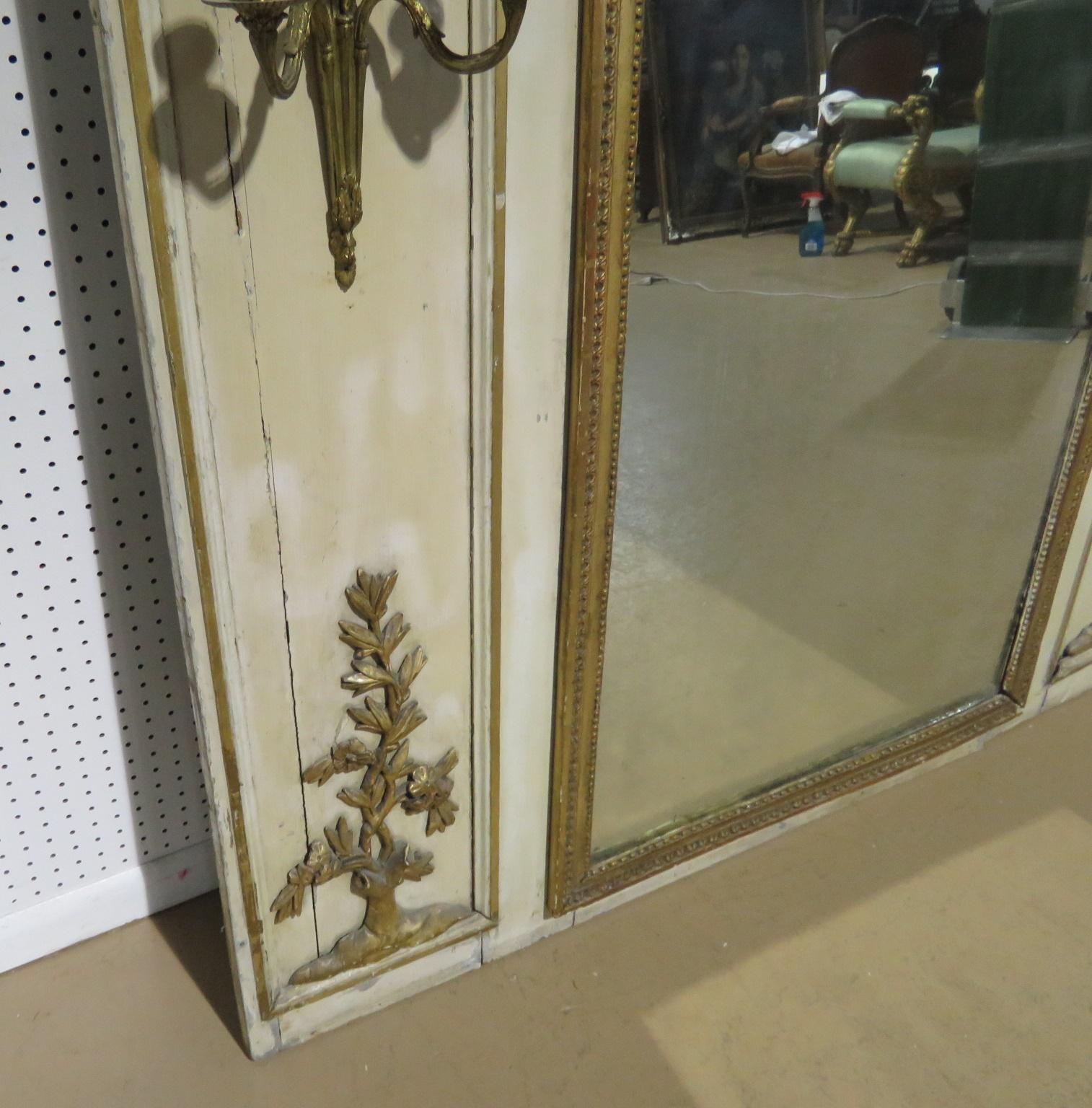 20ième siècle Miroir Trumeau peint ancien de style Régence française du 19ème siècle en vente