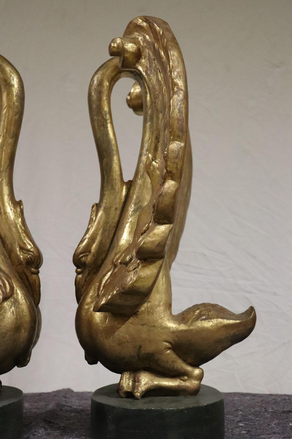 19th Century Antique Pair of Swan Sculpture in Carved and Gilded Wood 4