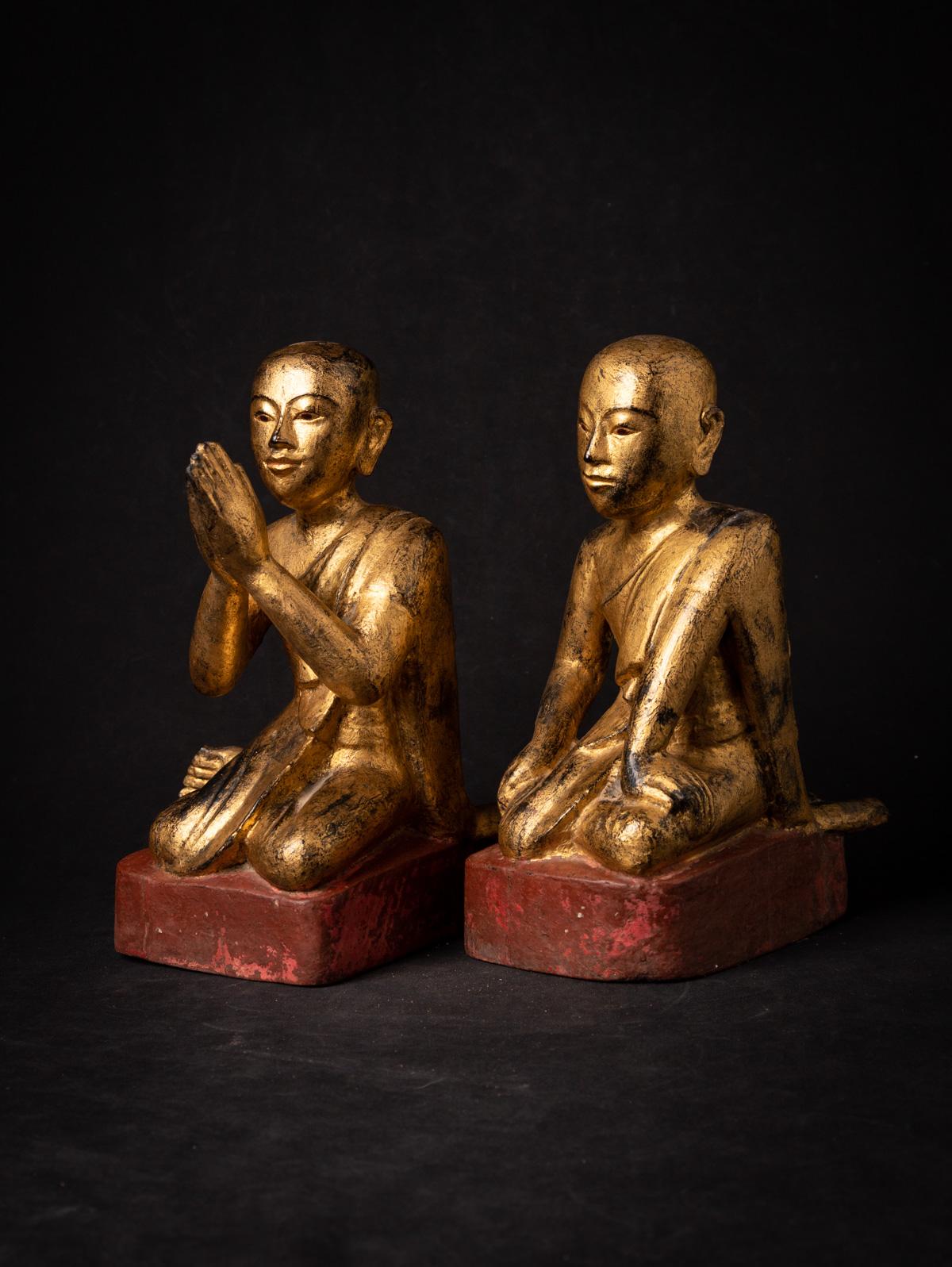19th Century Antique pair of wooden Burmese Monk statues in Namaskara Mudra For Sale 15