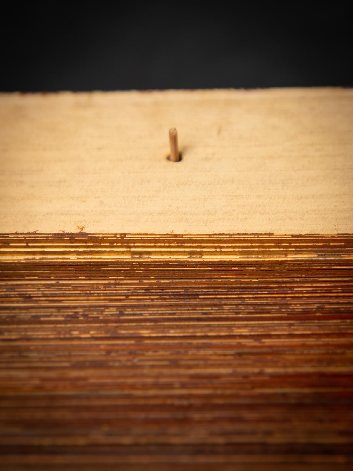 Livre de manuscrits antique du 19ème siècle en feuille de palmier de Birmanie Bon état - En vente à DEVENTER, NL