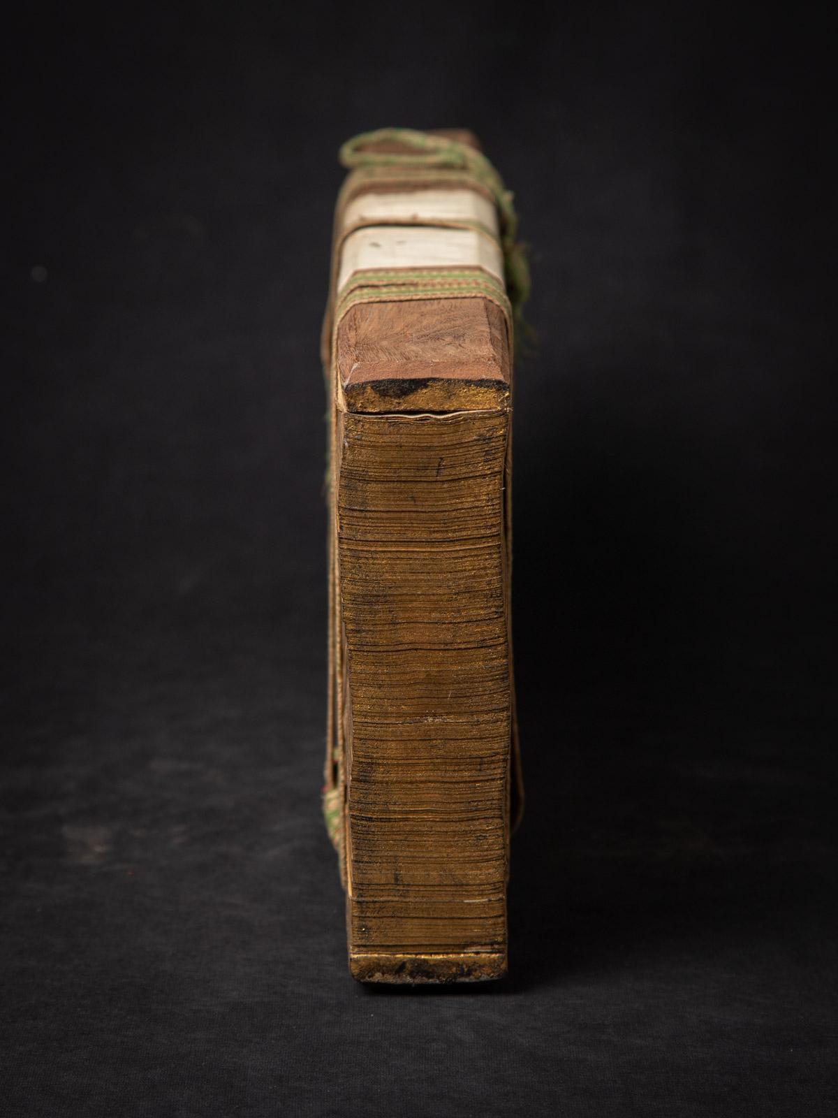 19th century Antique Palm Leave Manuscript book from Burma In Good Condition In DEVENTER, NL