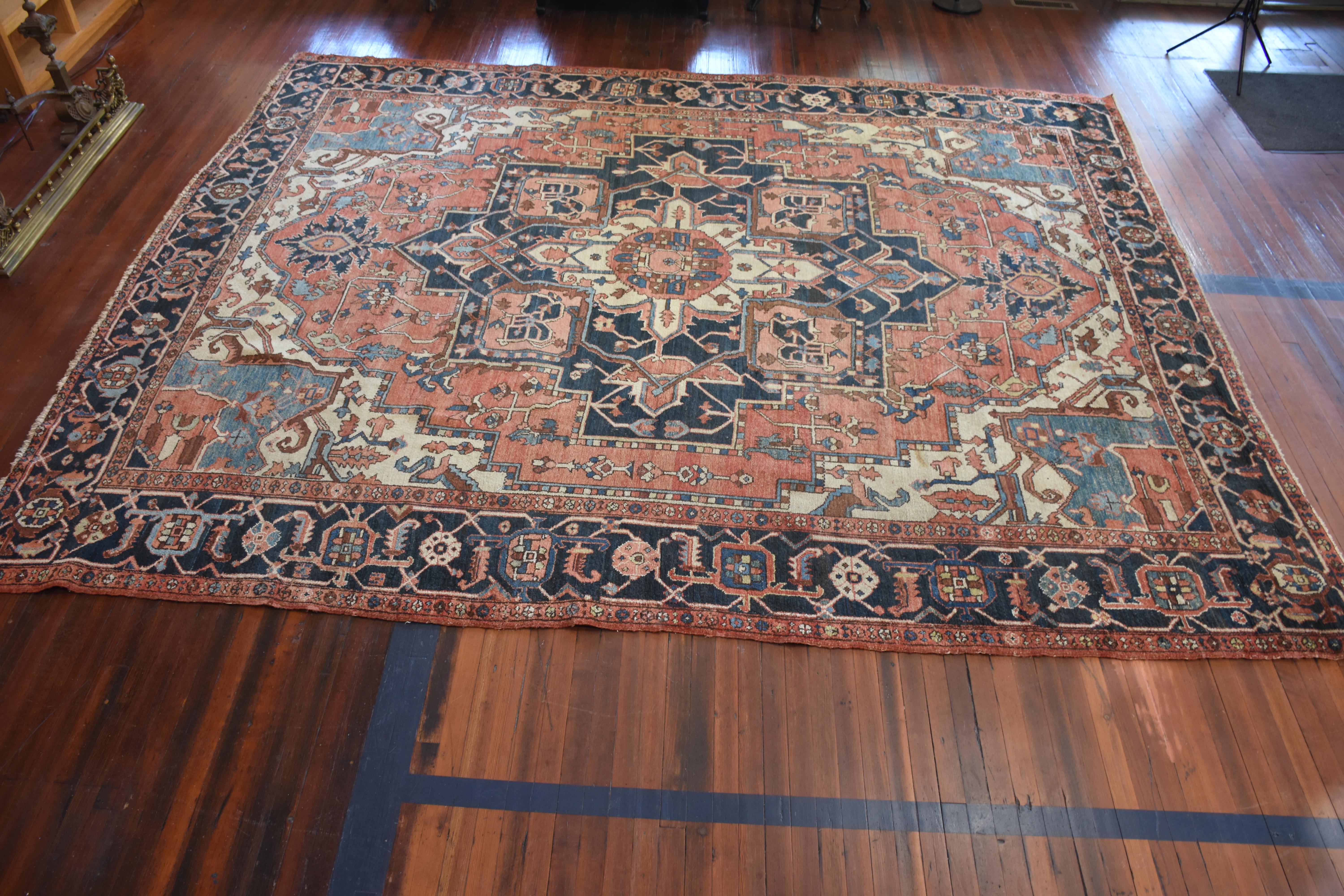 Alfombra Persa Heriz Antigua del Siglo XIX Heriz Serapi en venta