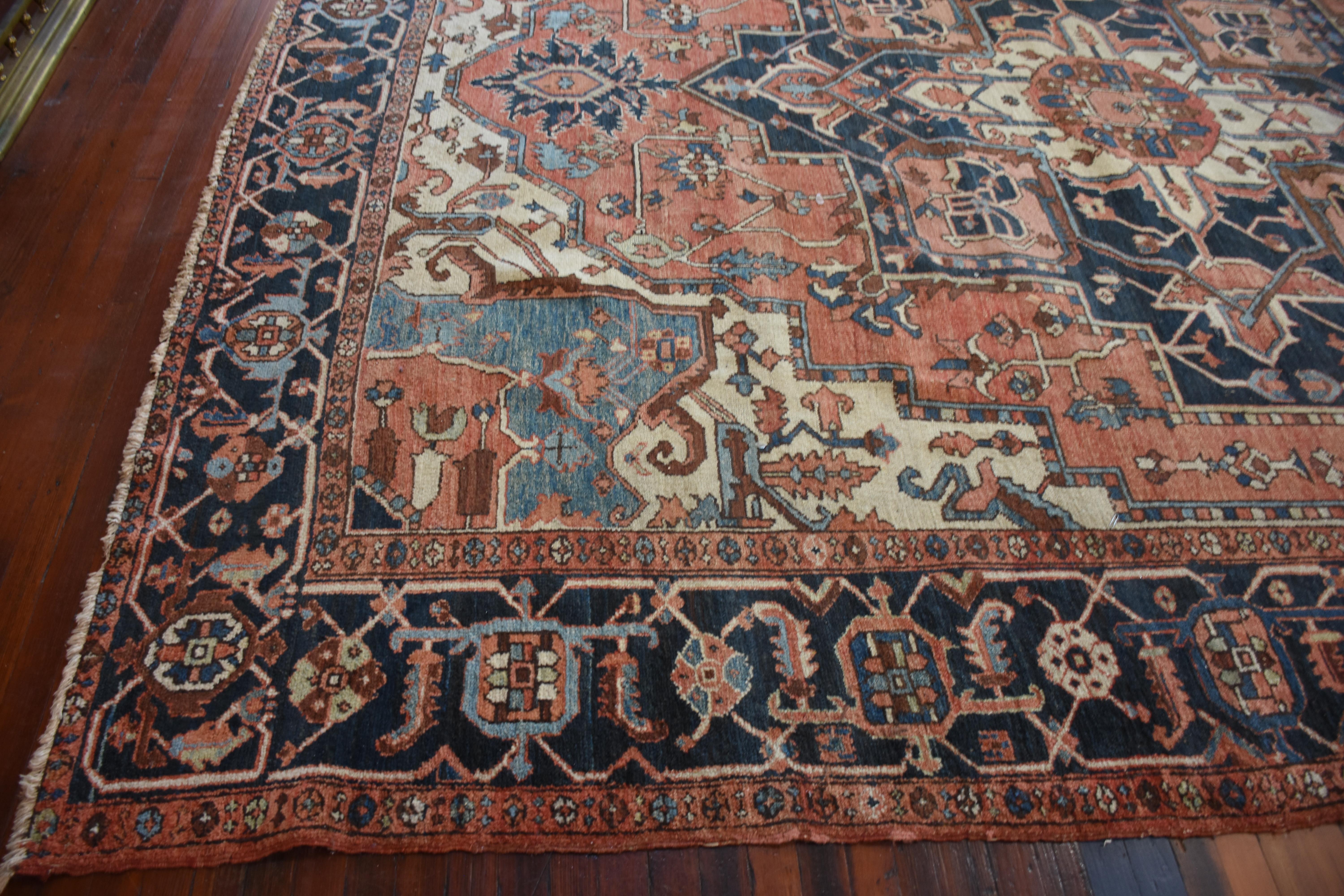 Alfombra Persa Heriz Antigua del Siglo XIX Anudado a mano en venta