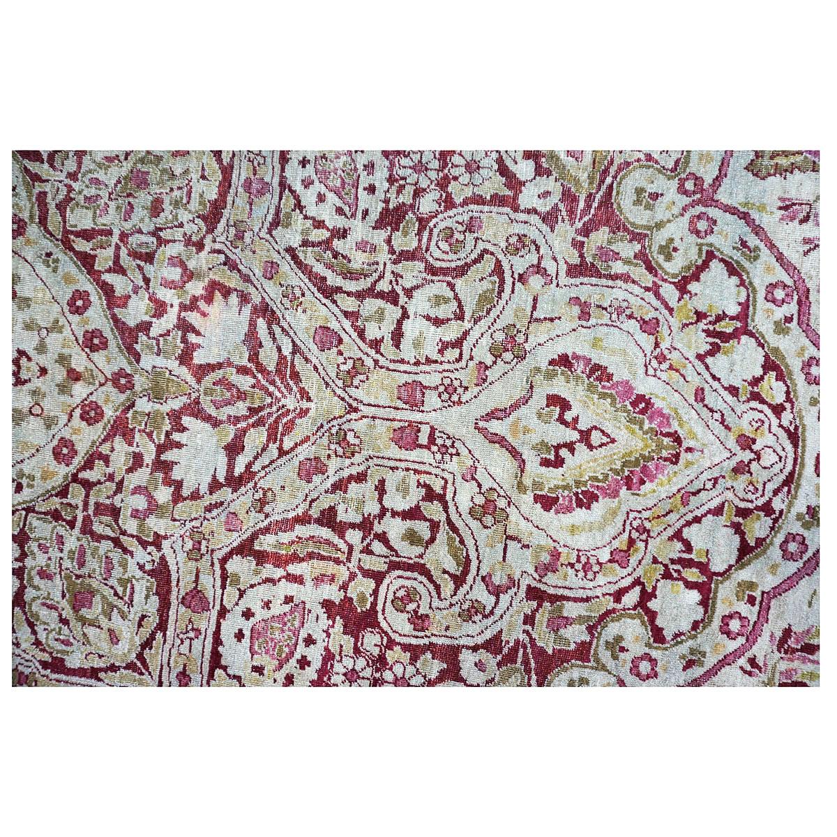 Antiker persischer Kerman Lavar 10x16 rosa & elfenbeinfarbener handgefertigter Wollteppich aus dem 19. Jahrhundert (Wolle) im Angebot