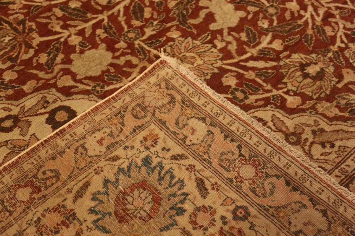 Tapis persan ancien de Tabriz du 19ème siècle en vente 3