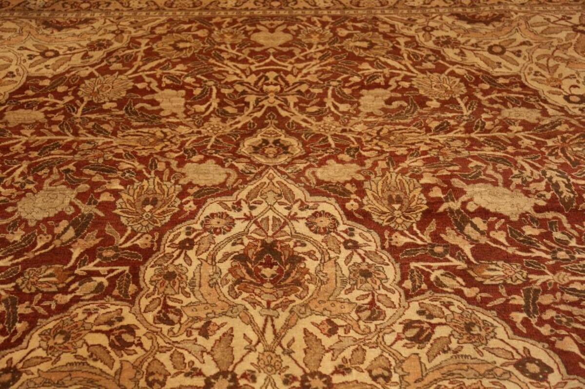 Perse Tapis persan ancien de Tabriz du 19ème siècle en vente