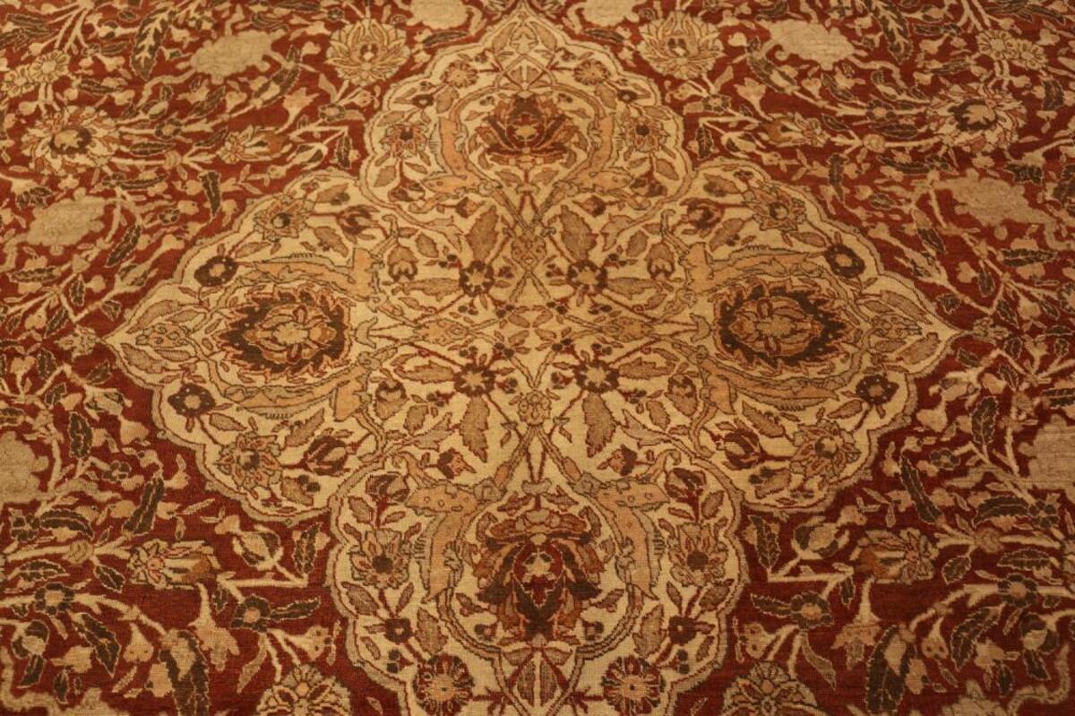 Noué à la main Tapis persan ancien de Tabriz du 19ème siècle en vente