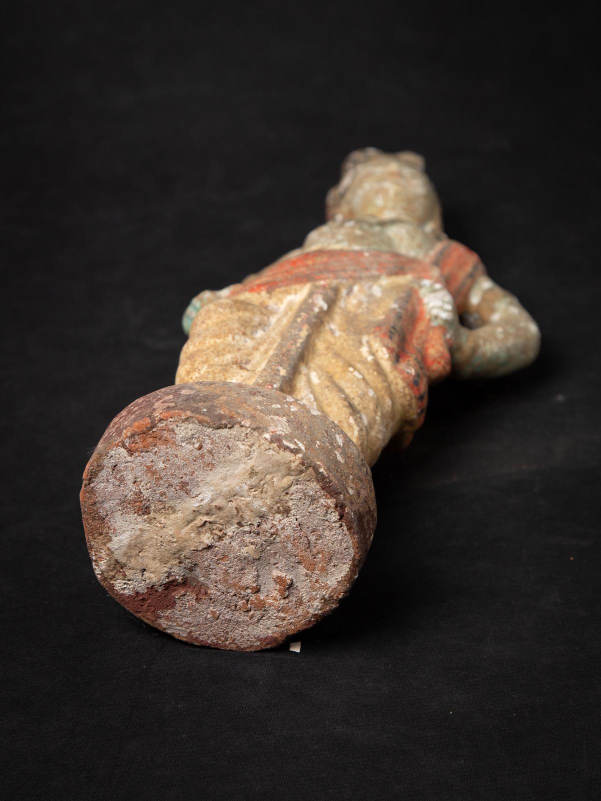 Statue de Krishna en poterie ancienne de l'Inde du 19e siècle en vente 2