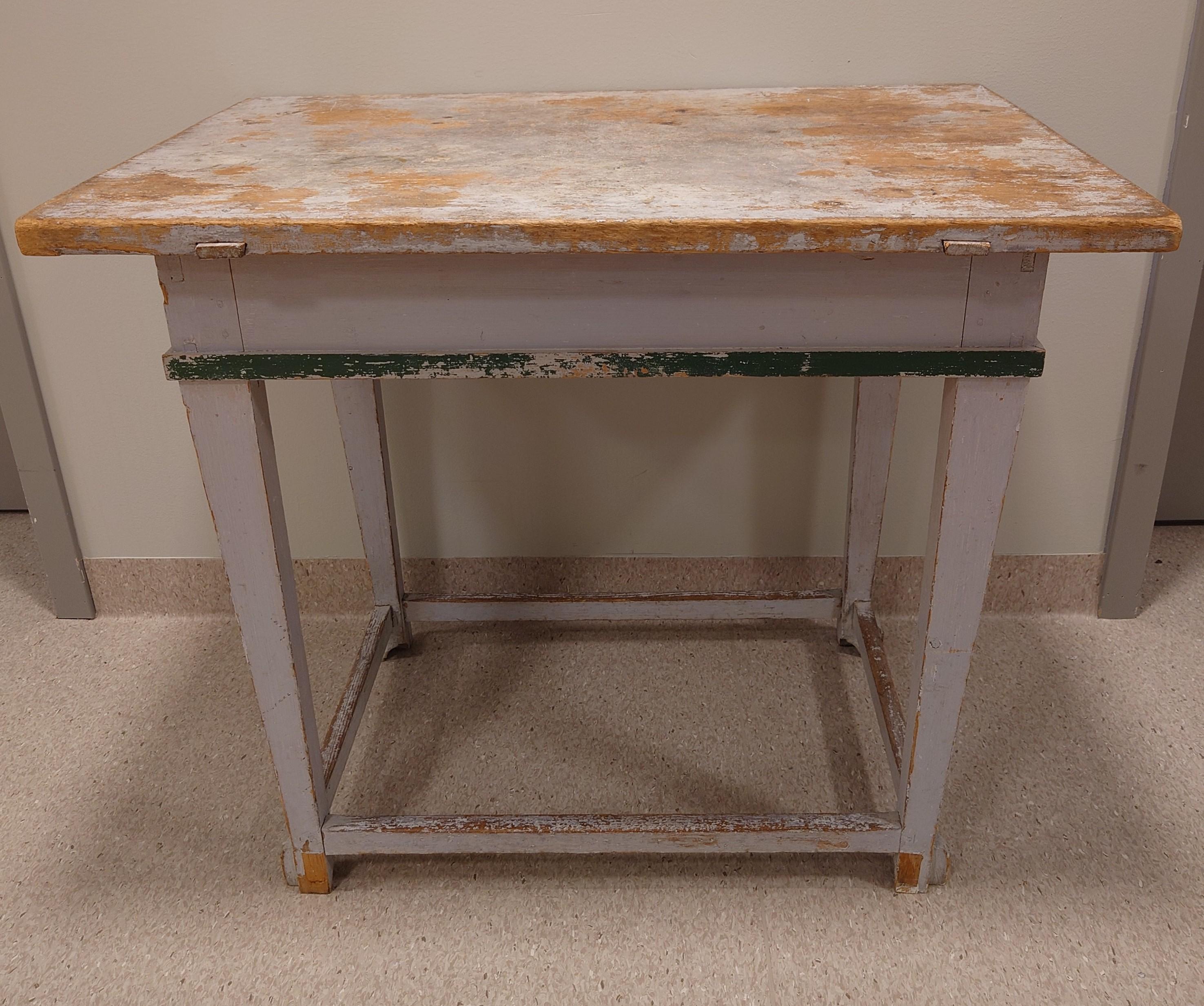 19th Century Antique Provincial Swedish Gustavian Table For Sale 10