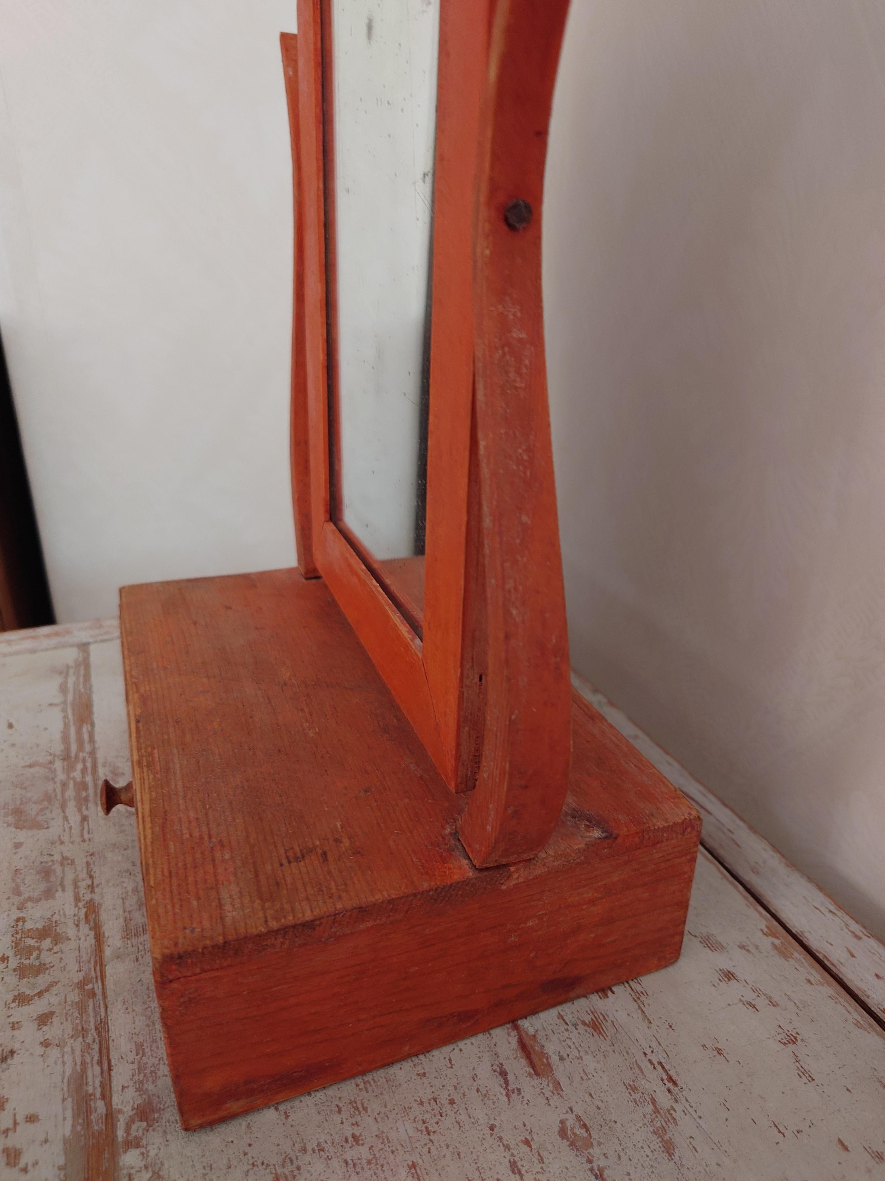 Sculpté à la main Peint d'origine suédoise rustique du 19ème siècle  Miroir de table Empire en vente