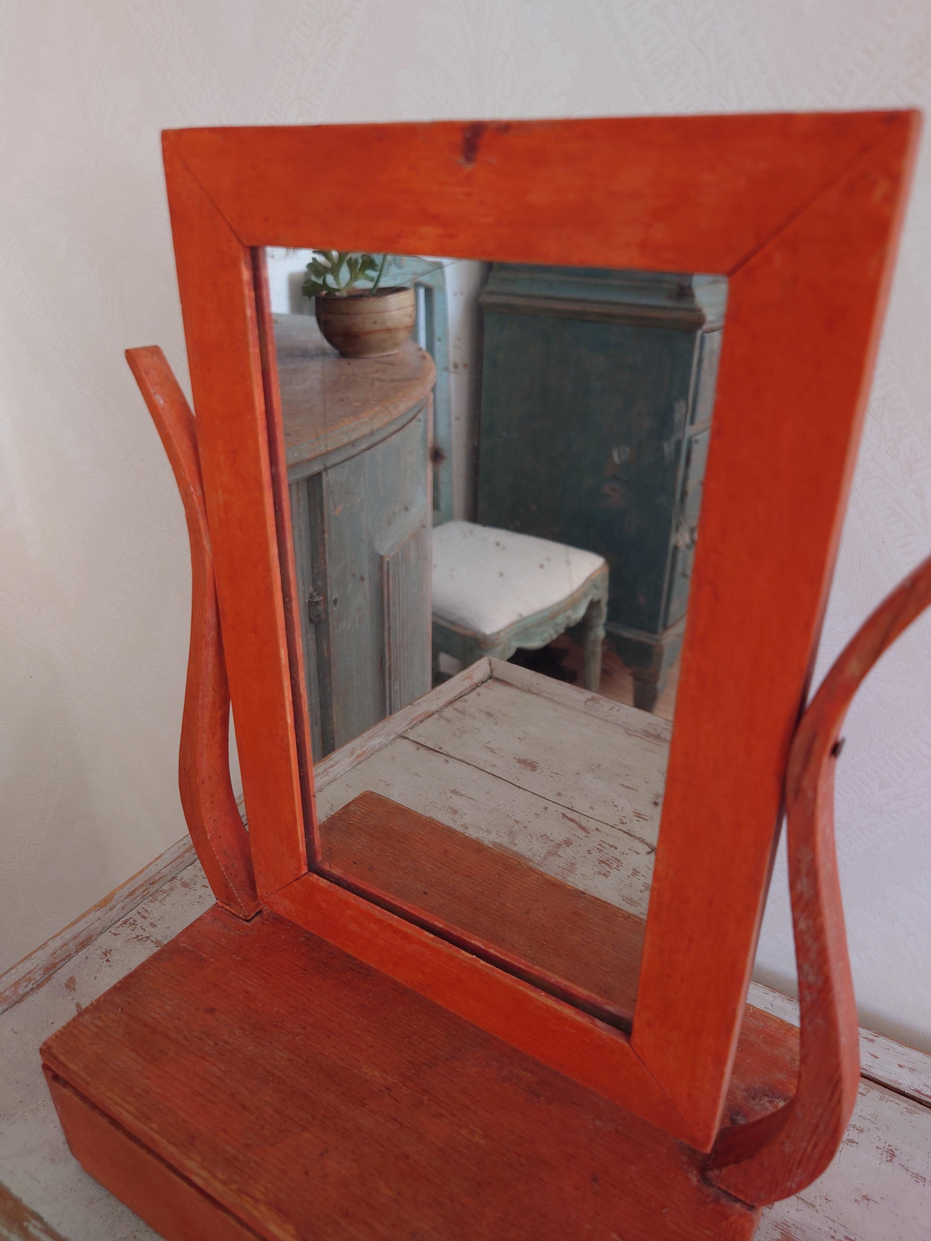 XIXe siècle Peint d'origine suédoise rustique du 19ème siècle  Miroir de table Empire en vente
