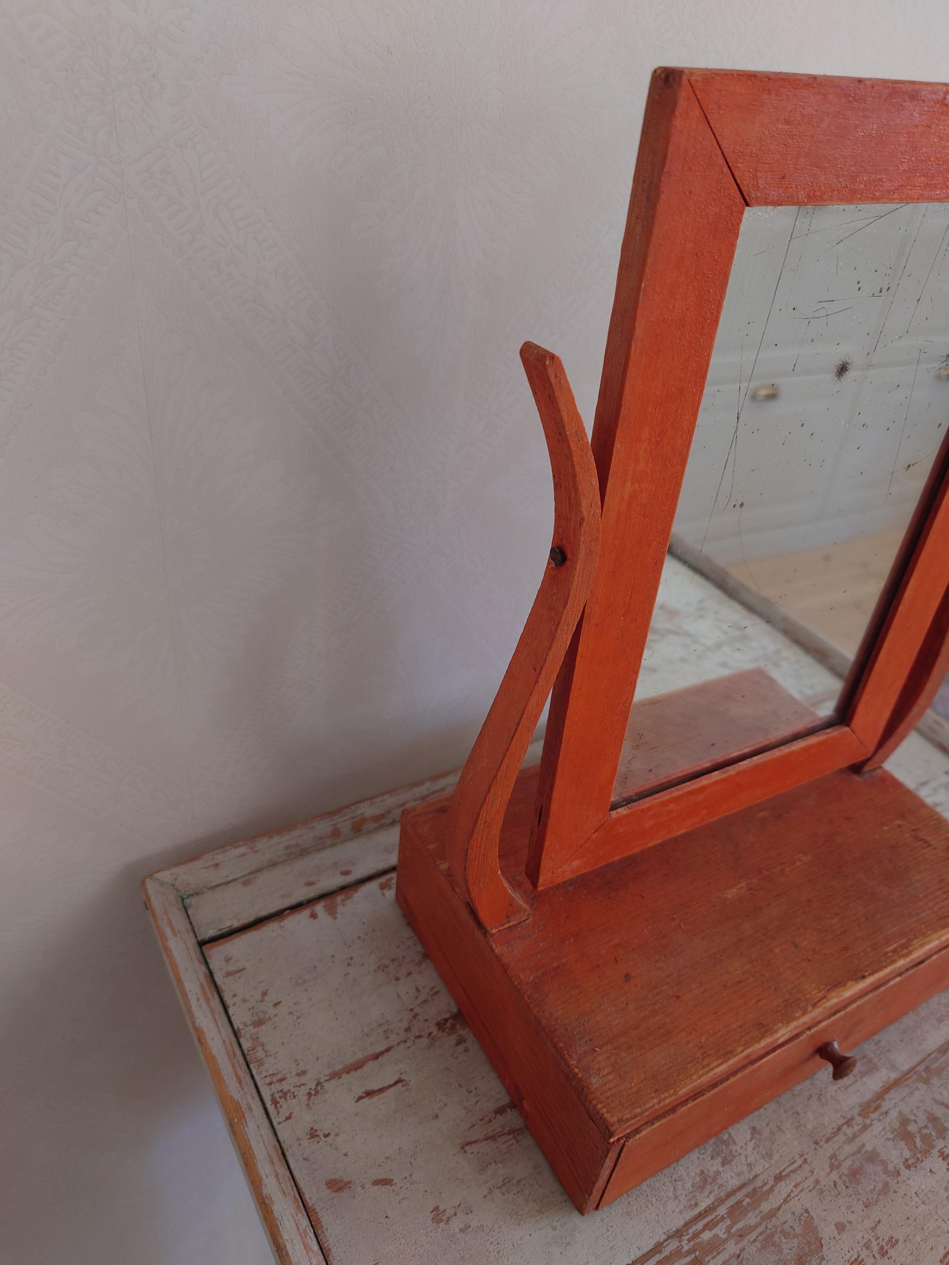 Pin Peint d'origine suédoise rustique du 19ème siècle  Miroir de table Empire en vente