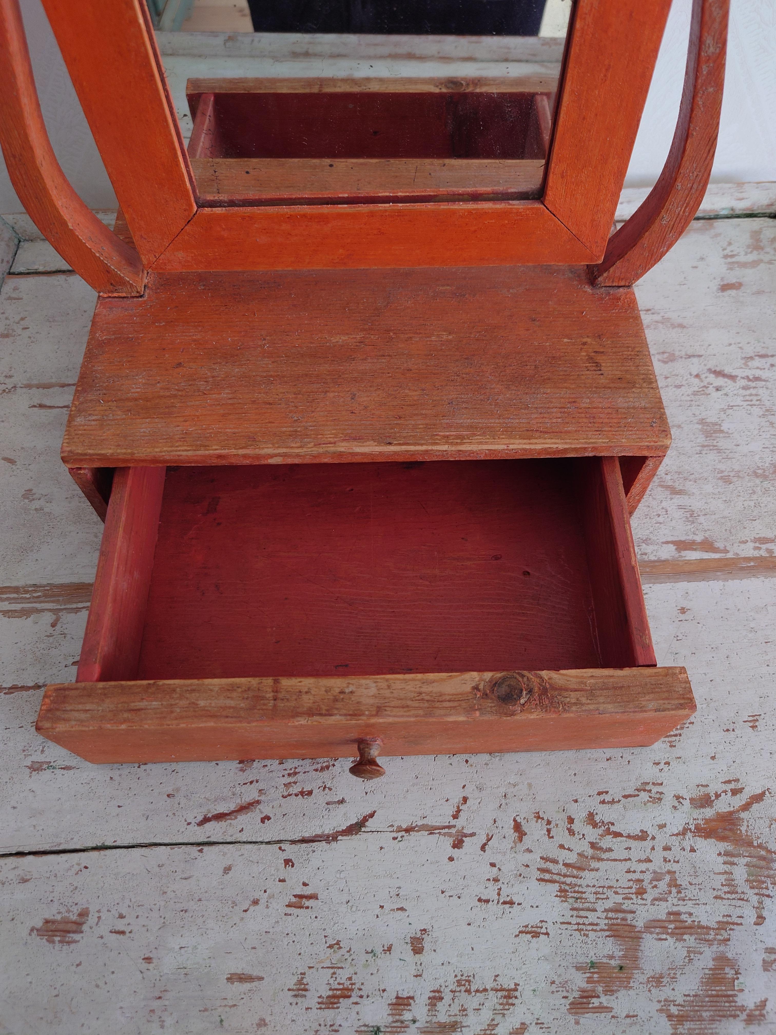 Peint d'origine suédoise rustique du 19ème siècle  Miroir de table Empire en vente 1