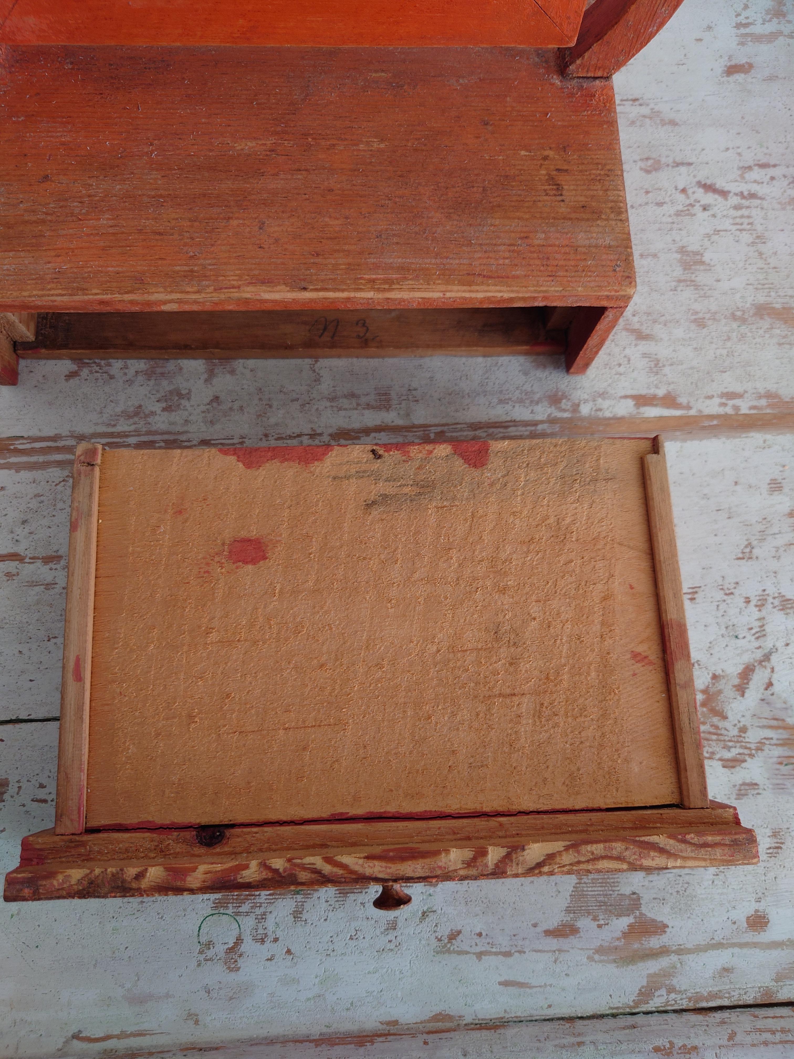 Peint d'origine suédoise rustique du 19ème siècle  Miroir de table Empire en vente 2