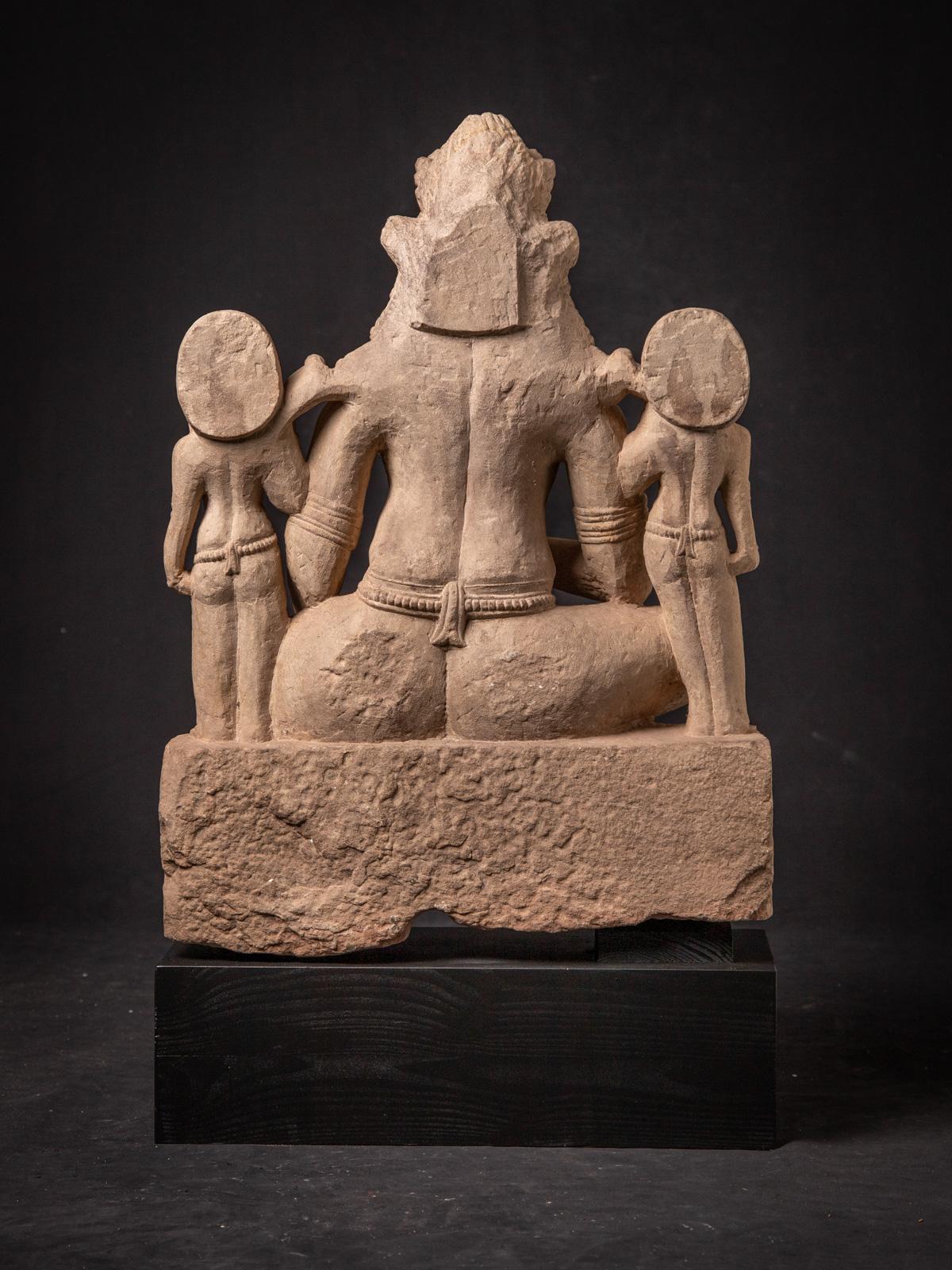 19th century antique sandstone statue of the god Kuber from India In Good Condition For Sale In DEVENTER, NL