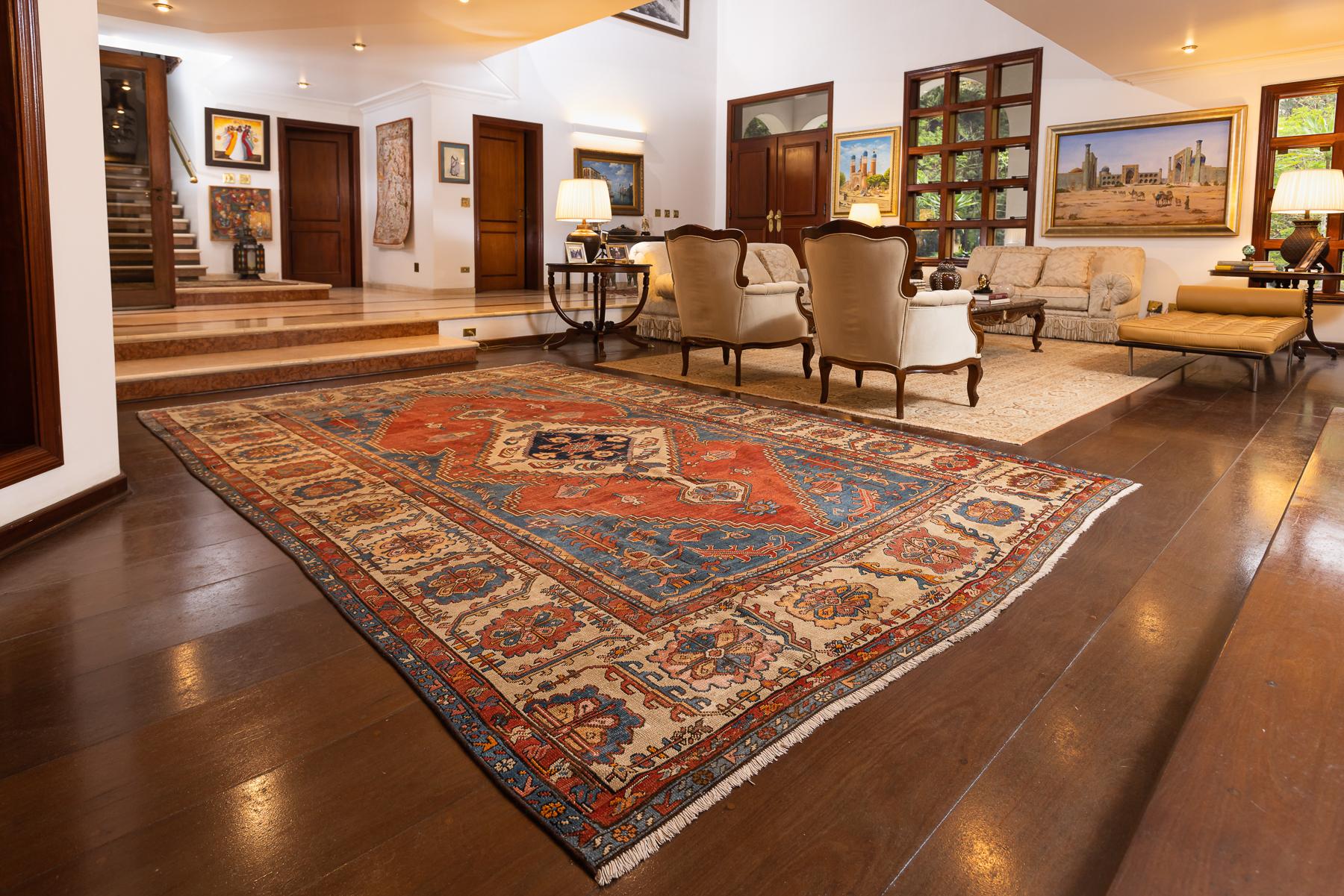 19th Century Antique Serapi Bakshaish Carpet in Brick Red, Blue and Ivory (Wolle) im Angebot