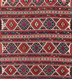 Kilim Shirvan Antiguo del Siglo XIX con Diseño Intrincado en Colores Vibrantes