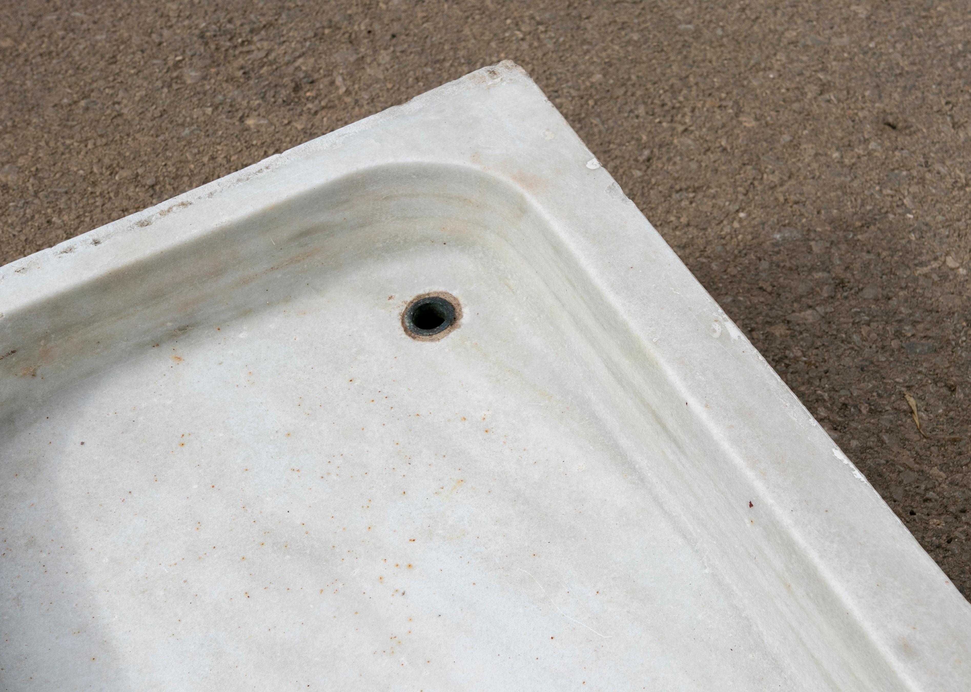 19th Century Antique Spanish White Marble Sink For Sale 5