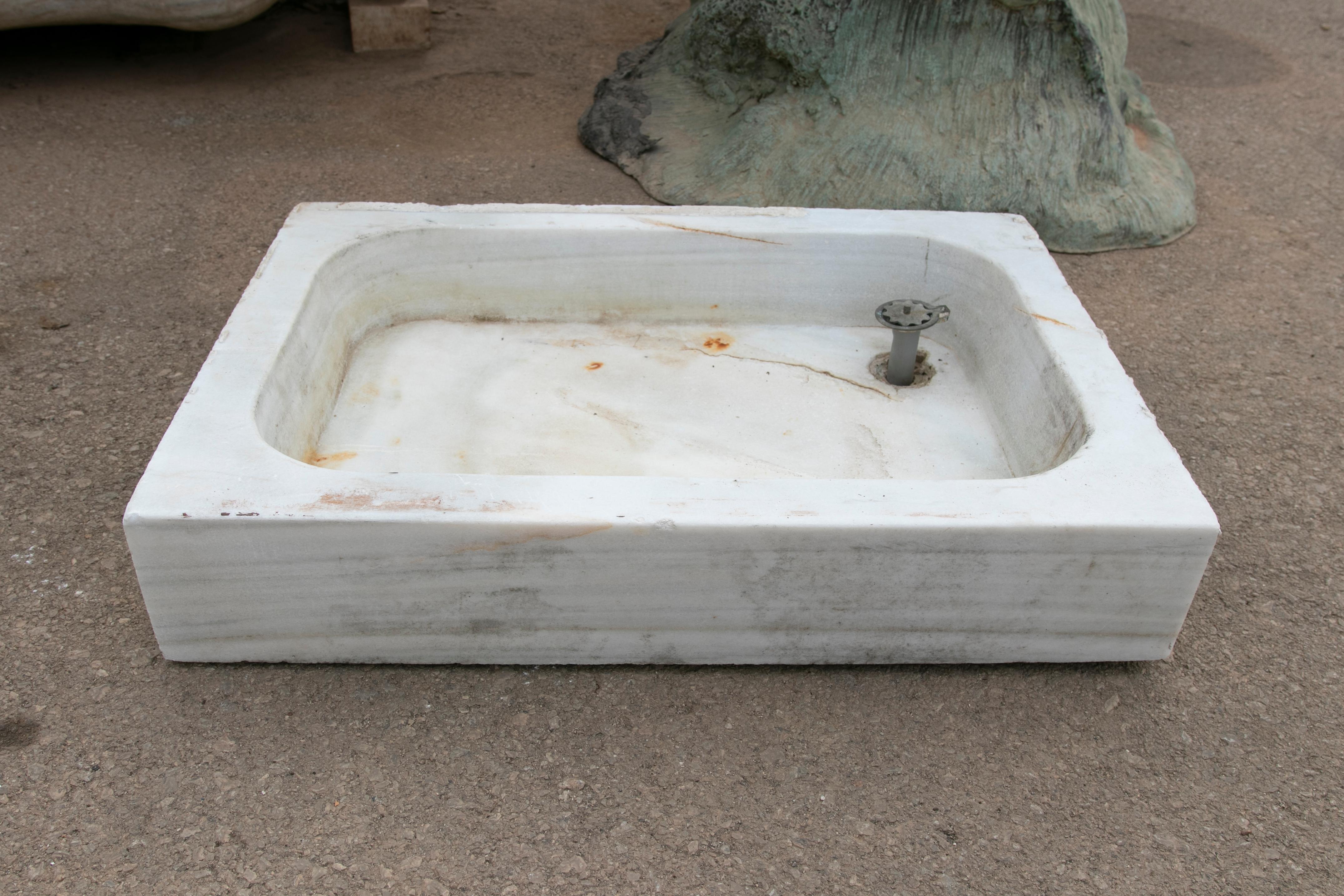 19th Century Antique Spanish White Marble Sink For Sale 6