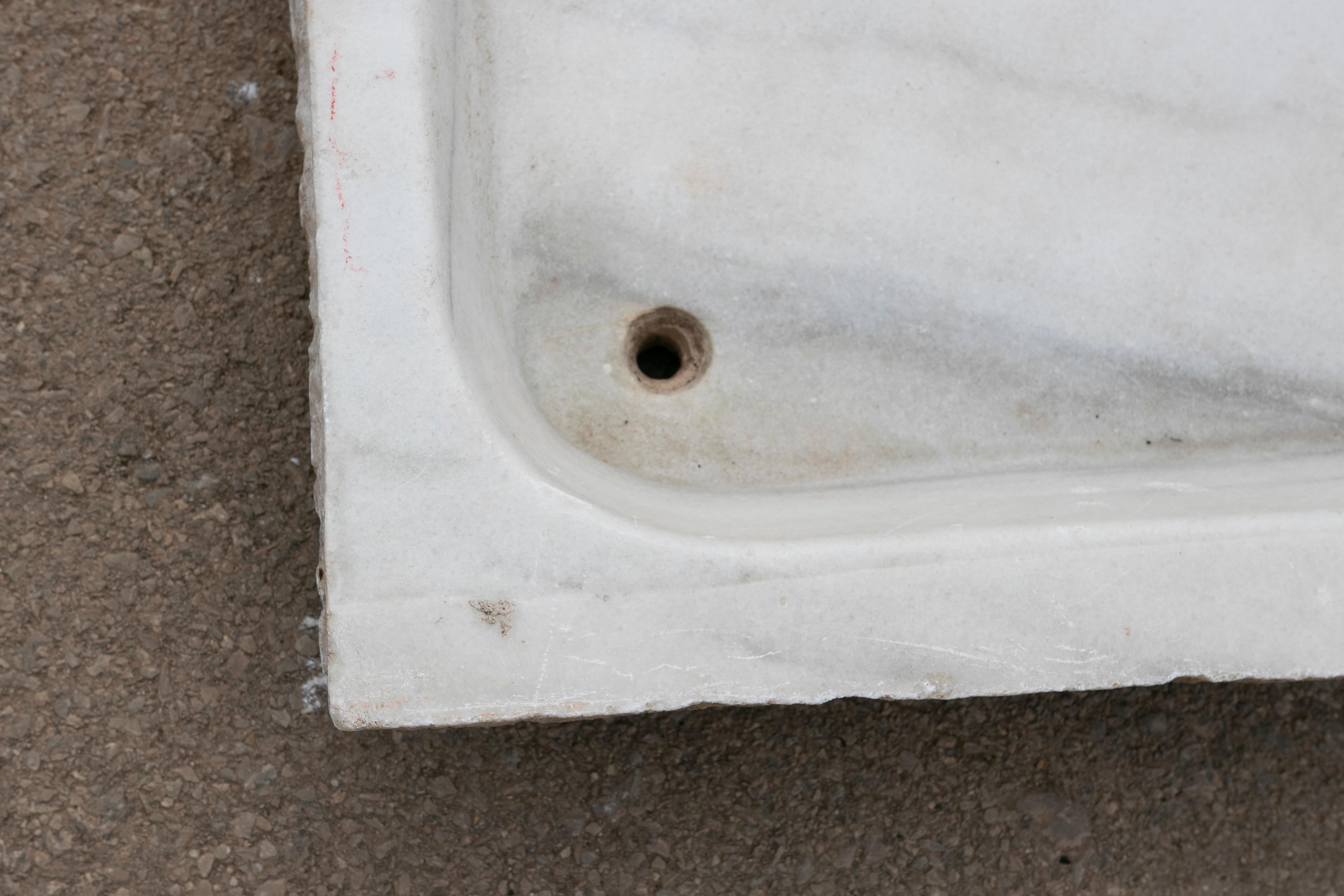 19th Century Antique Spanish White Marble Sink For Sale 6