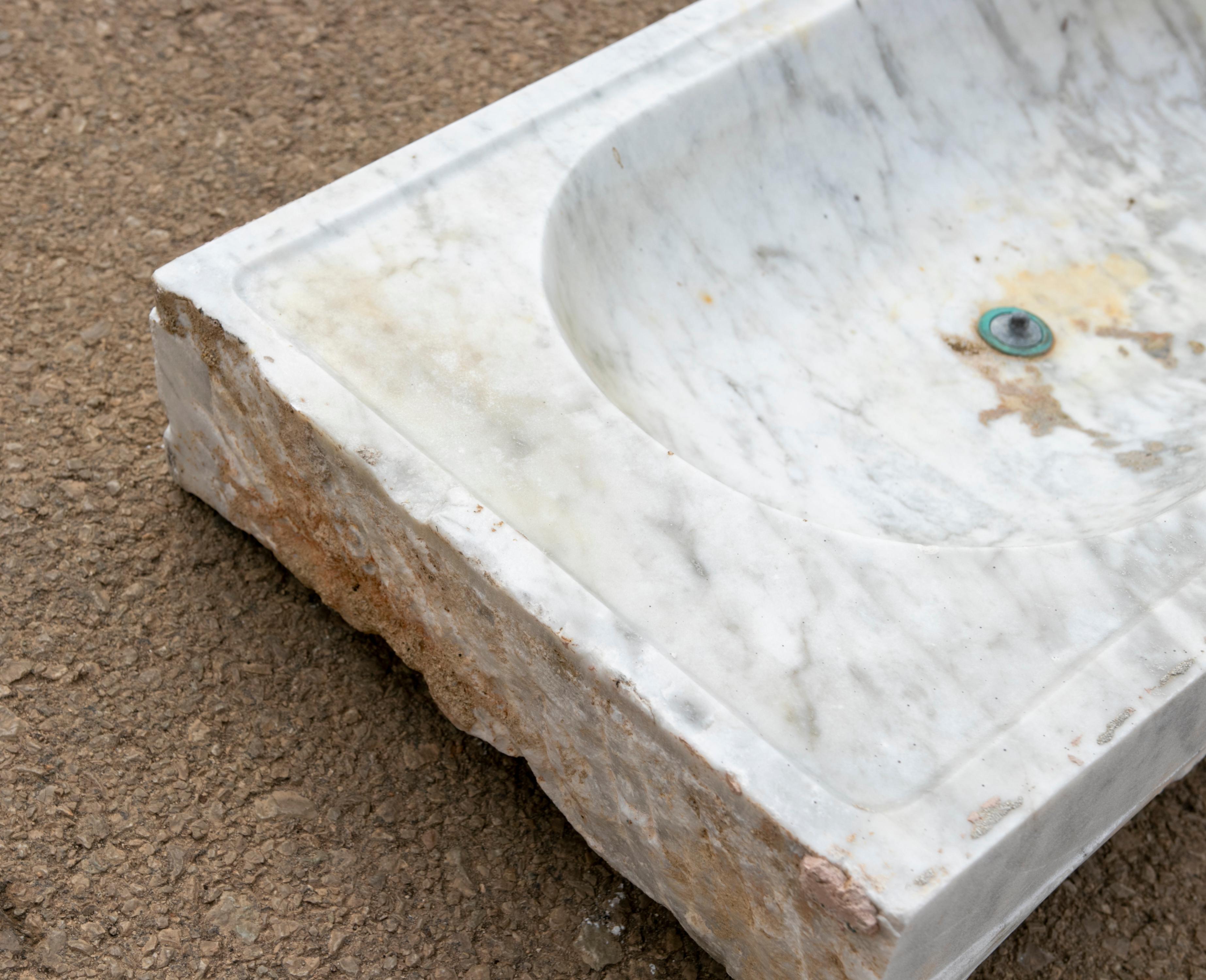 19th Century Antique Spanish White Marble Sink For Sale 7