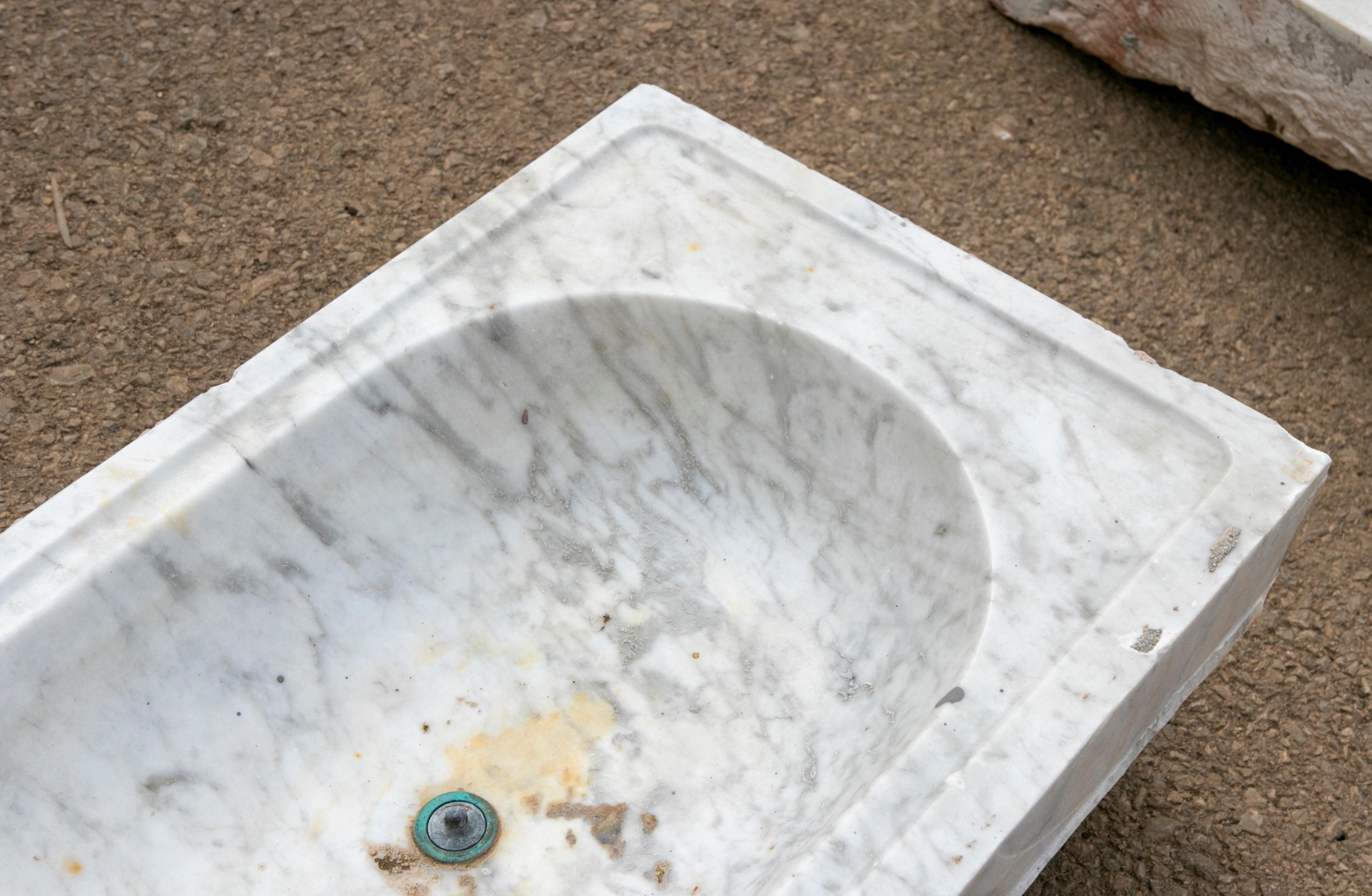 19th Century Antique Spanish White Marble Sink For Sale 9