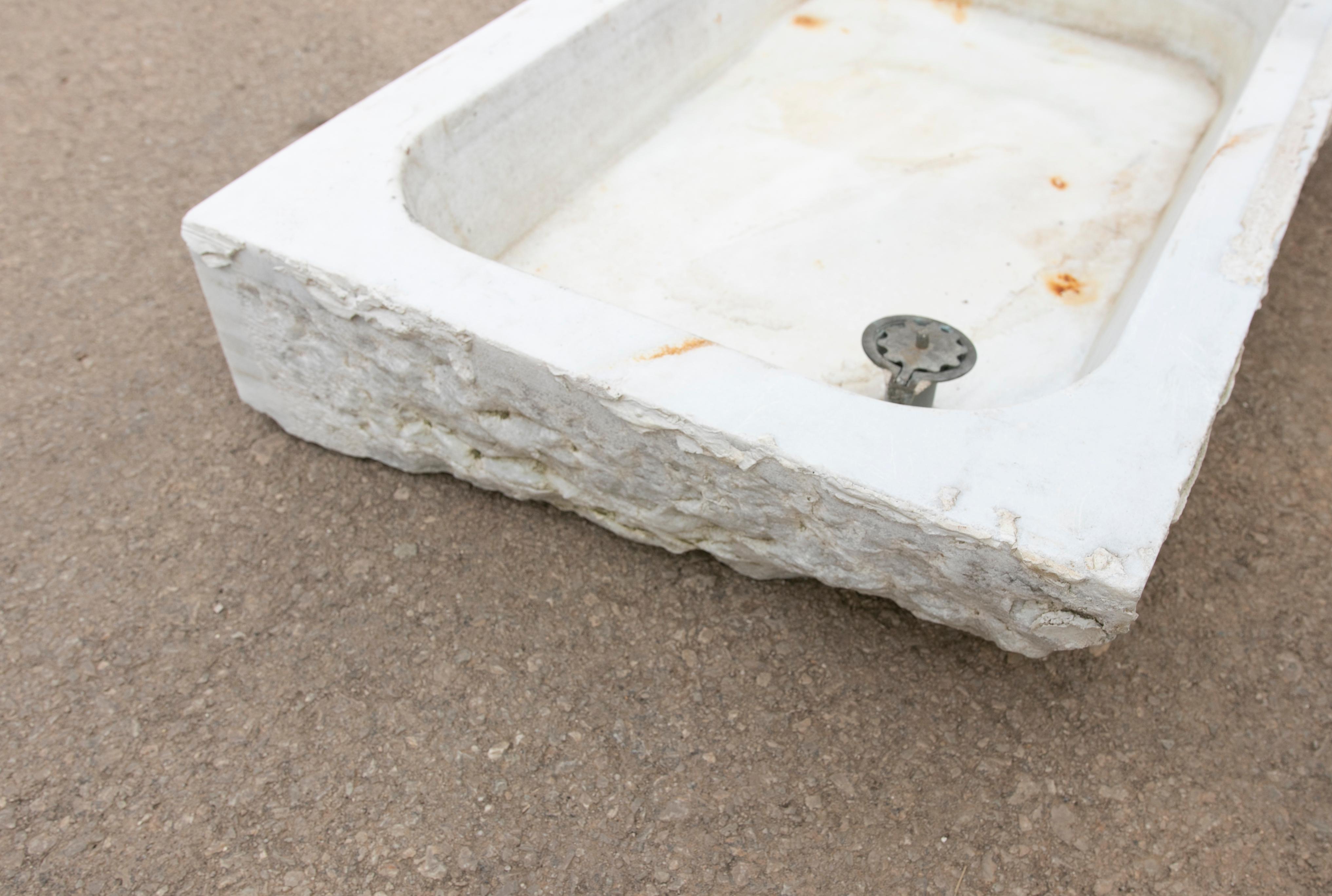 19th Century Antique Spanish White Marble Sink For Sale 11