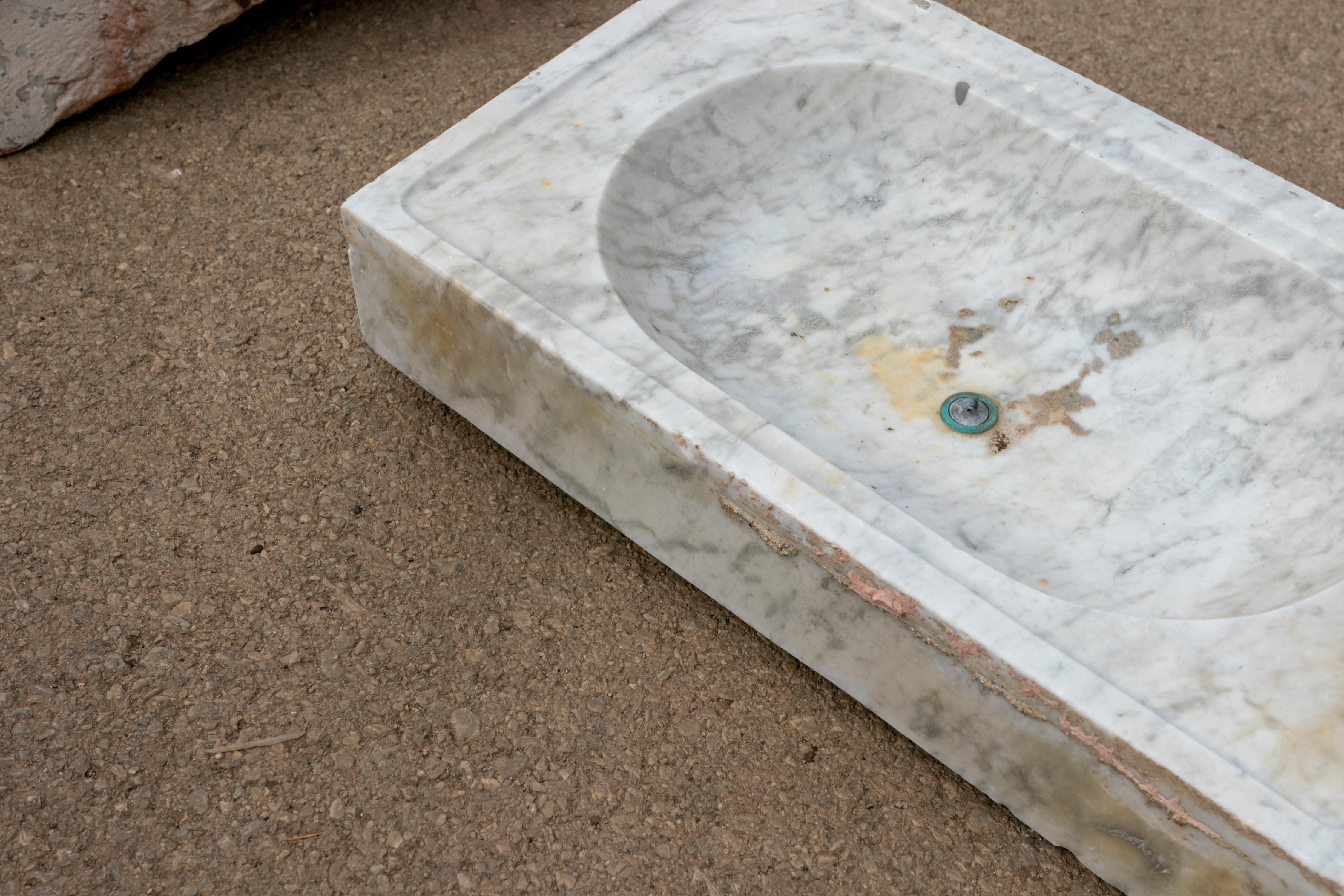 19th Century Antique Spanish White Marble Sink For Sale 12