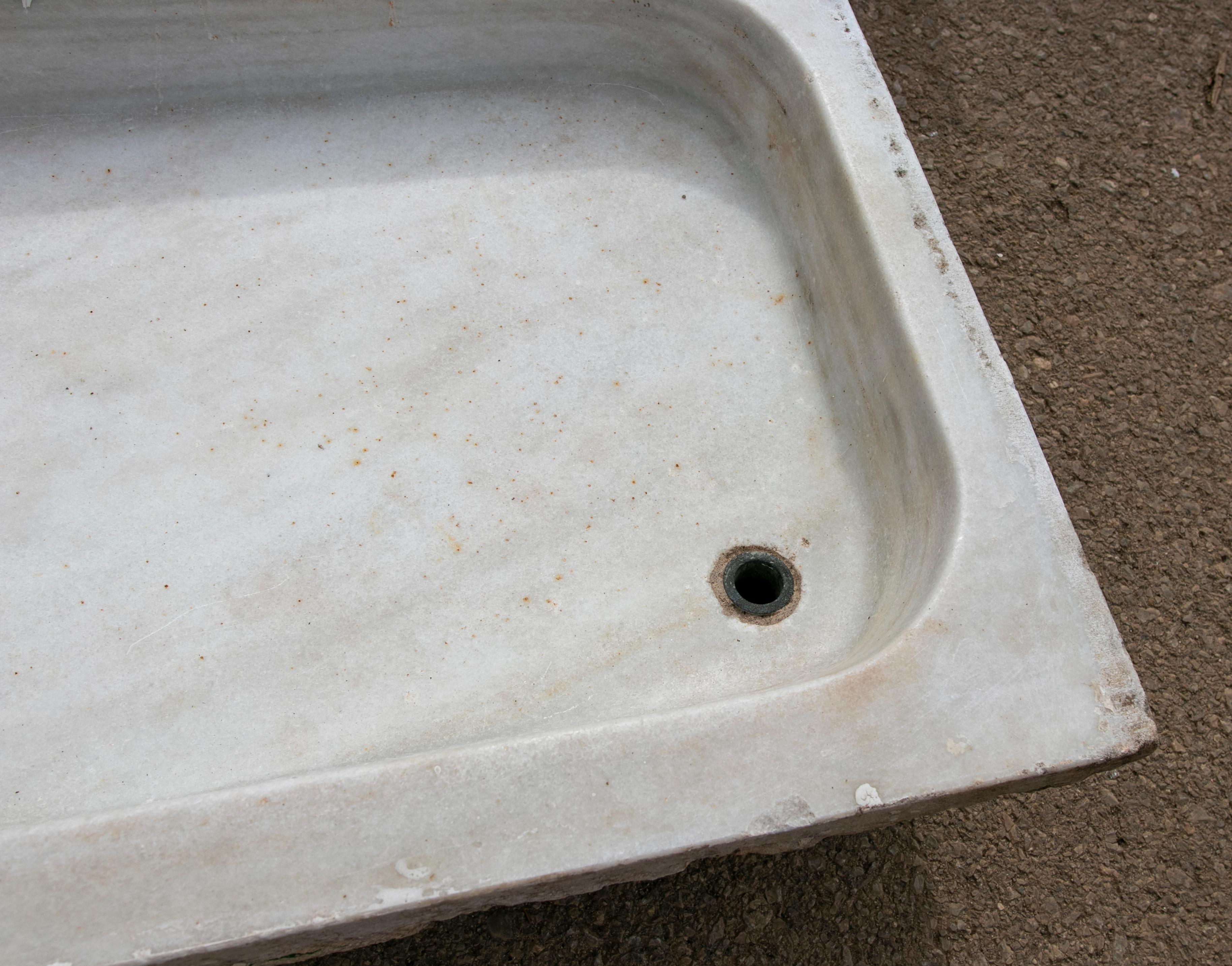 19th Century Antique Spanish White Marble Sink For Sale 14