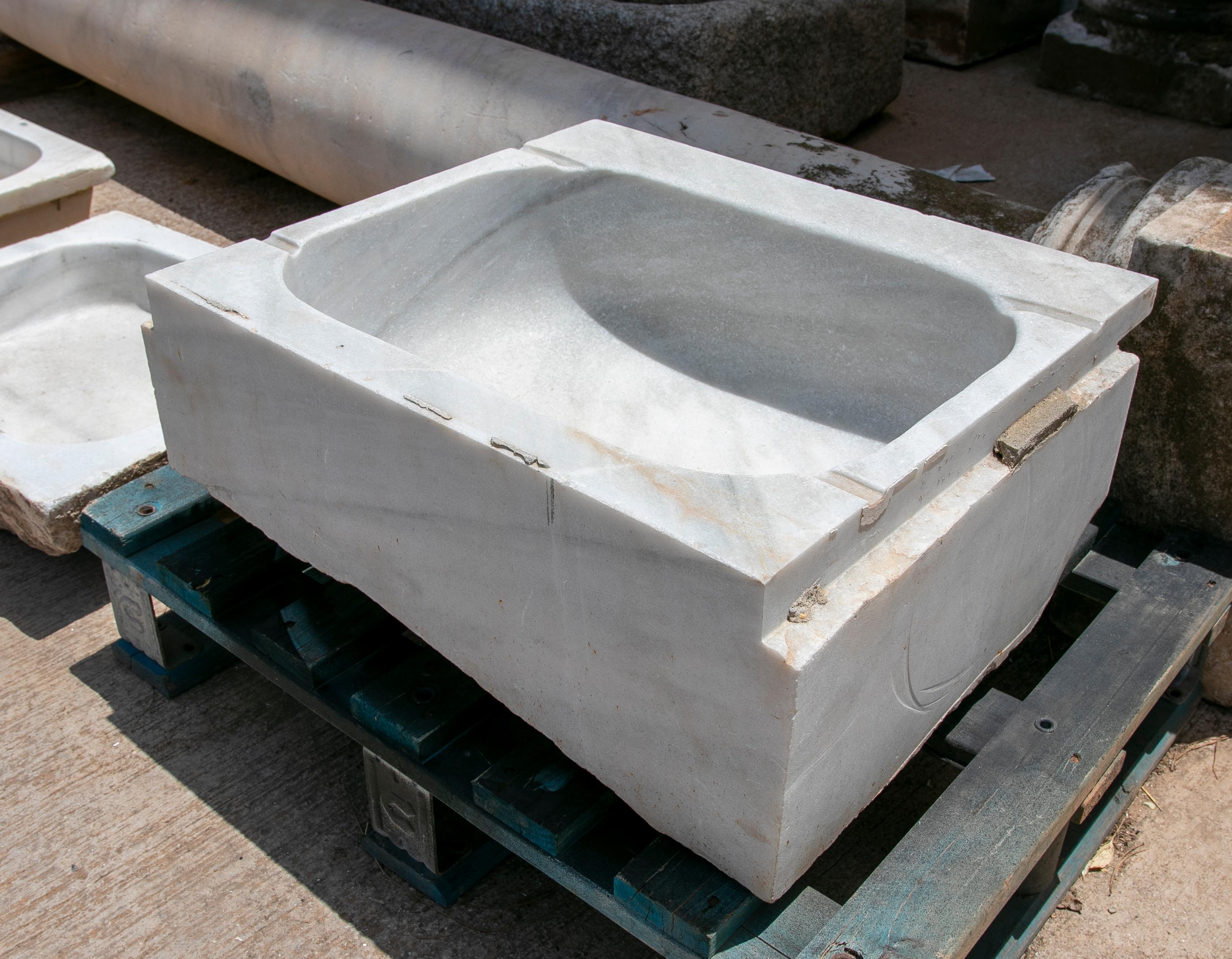 19th Century Antique Spanish White Marble Sink In Good Condition For Sale In Marbella, ES