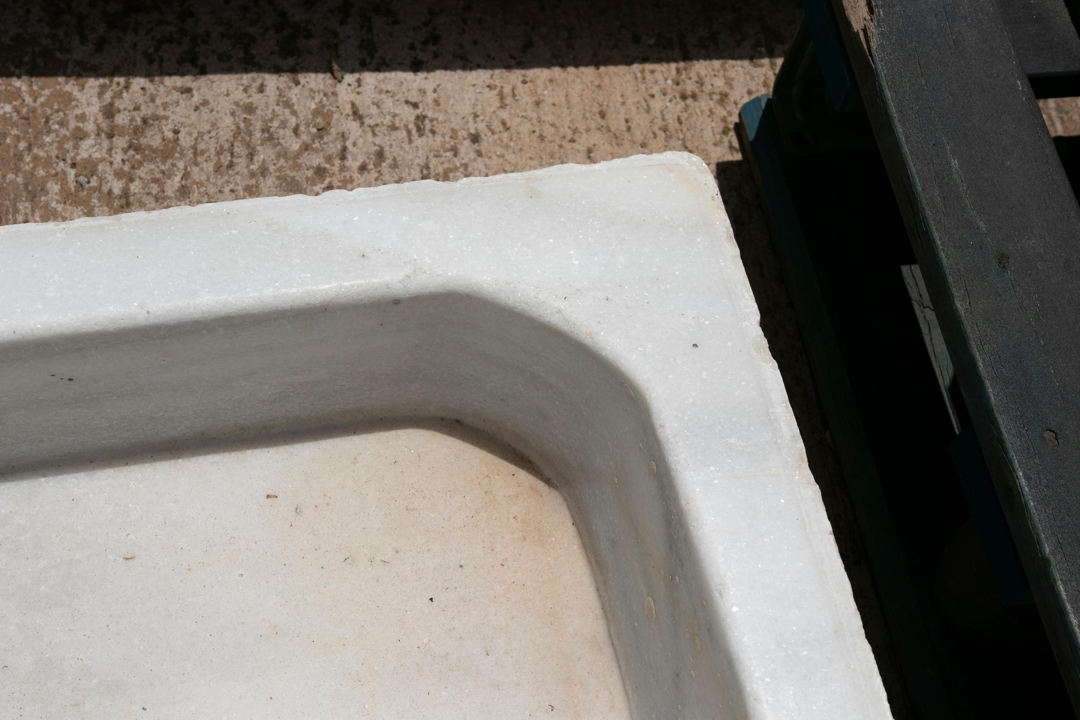 19th Century Antique Spanish White Marble Sink For Sale 7