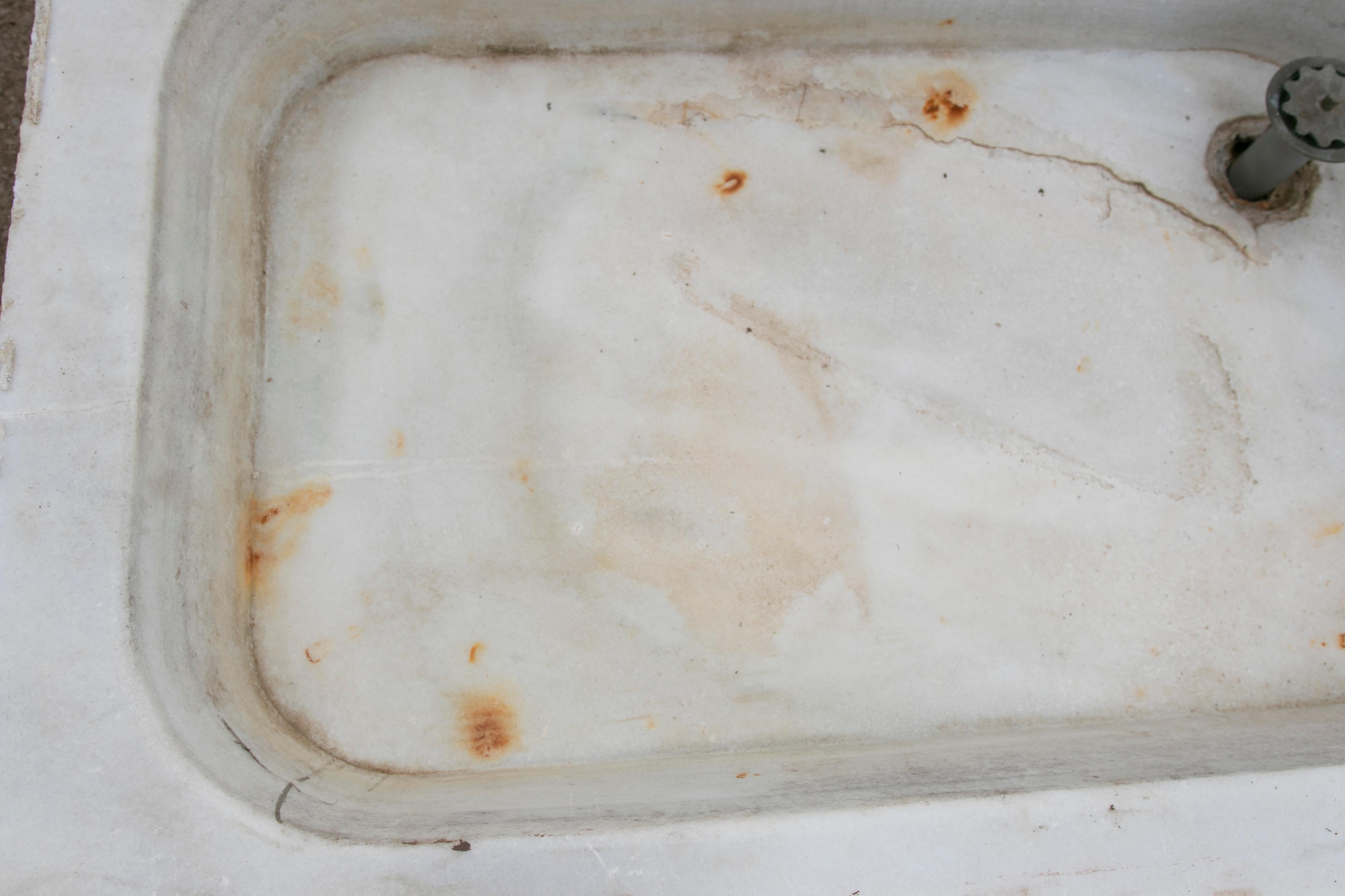 19th Century Antique Spanish White Marble Sink For Sale 4