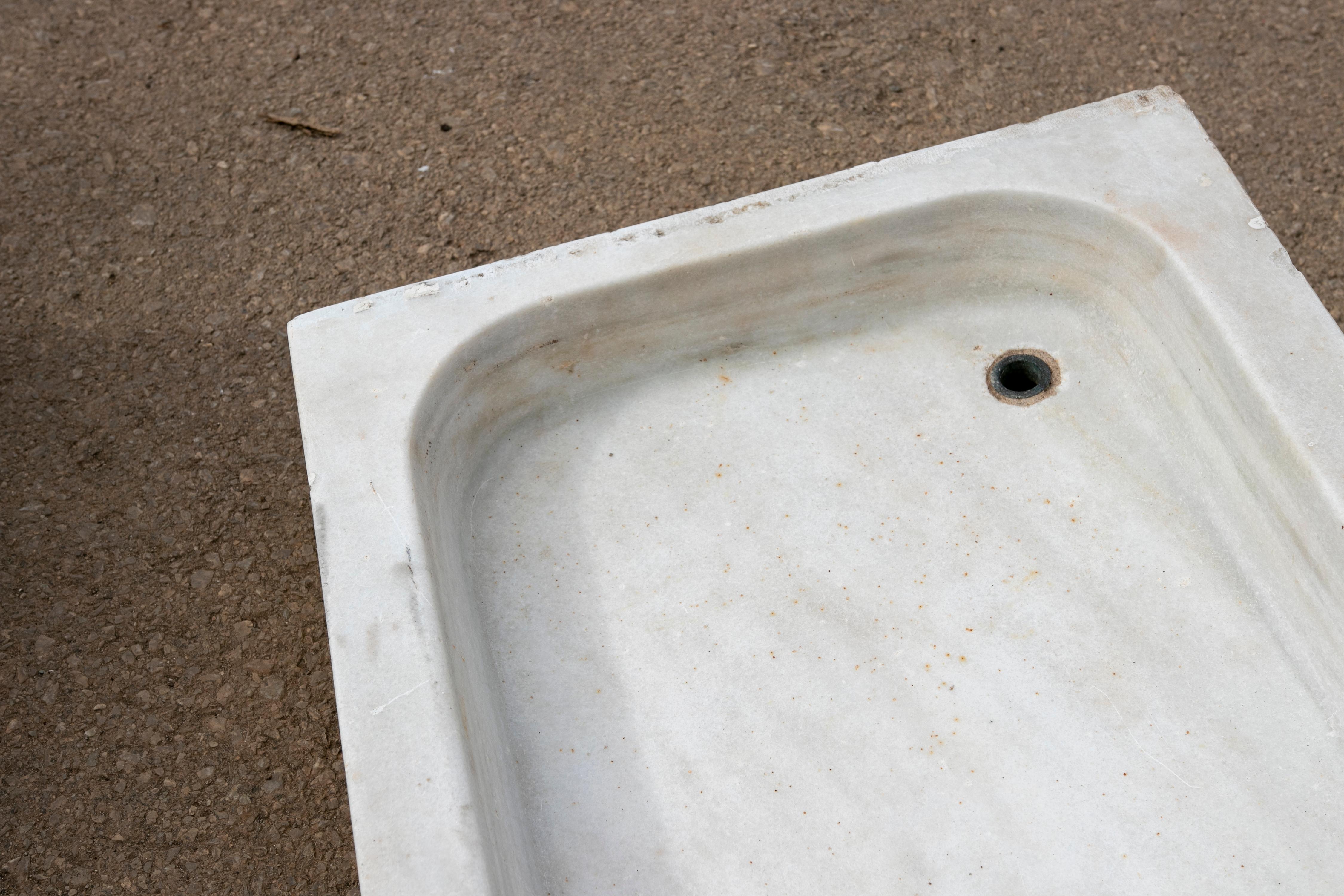 19th Century Antique Spanish White Marble Sink For Sale 4