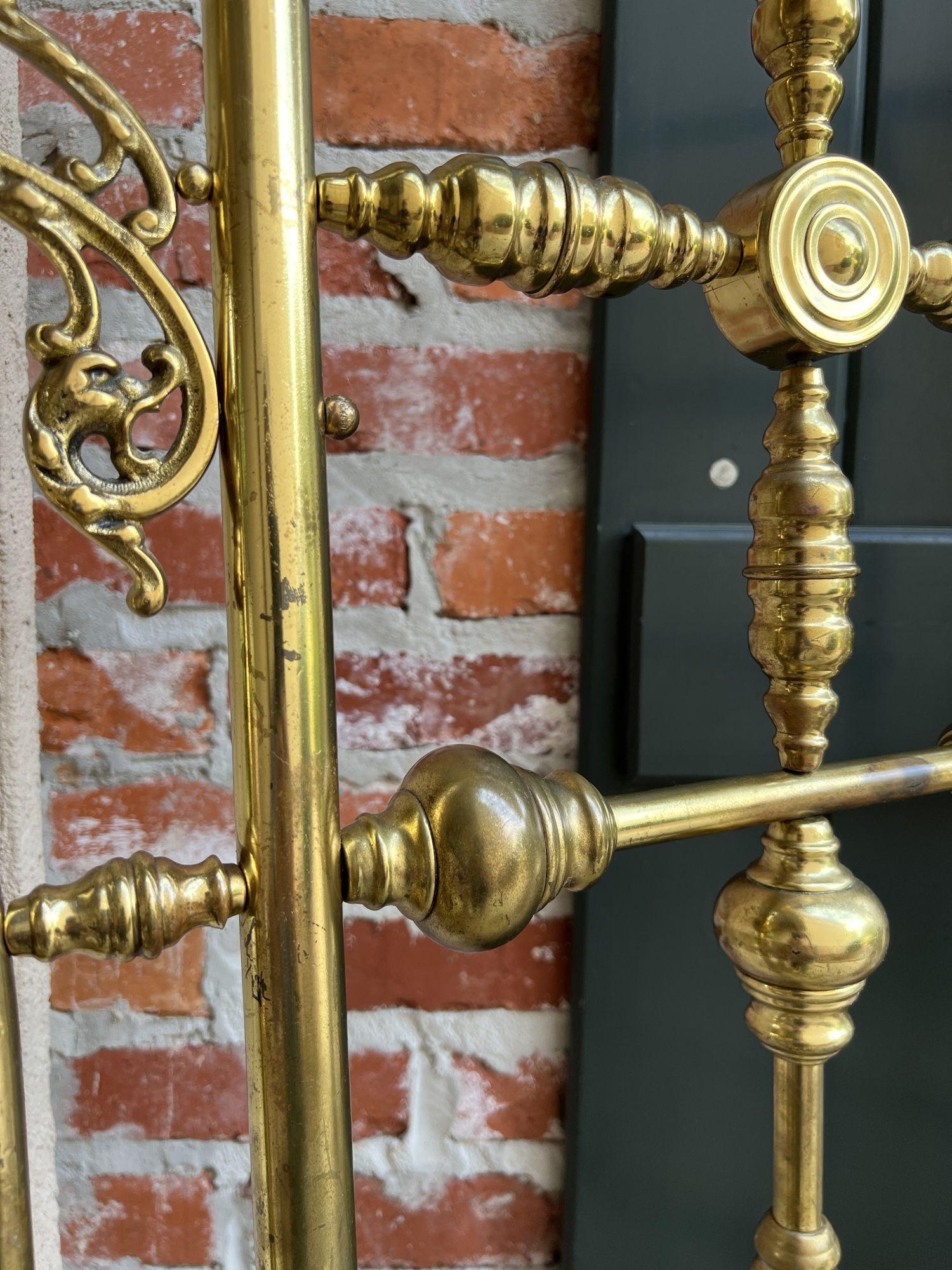 19ème siècle Antique Tall Victorian Brass Bed Full Frame Porcelain Hand Painted 10