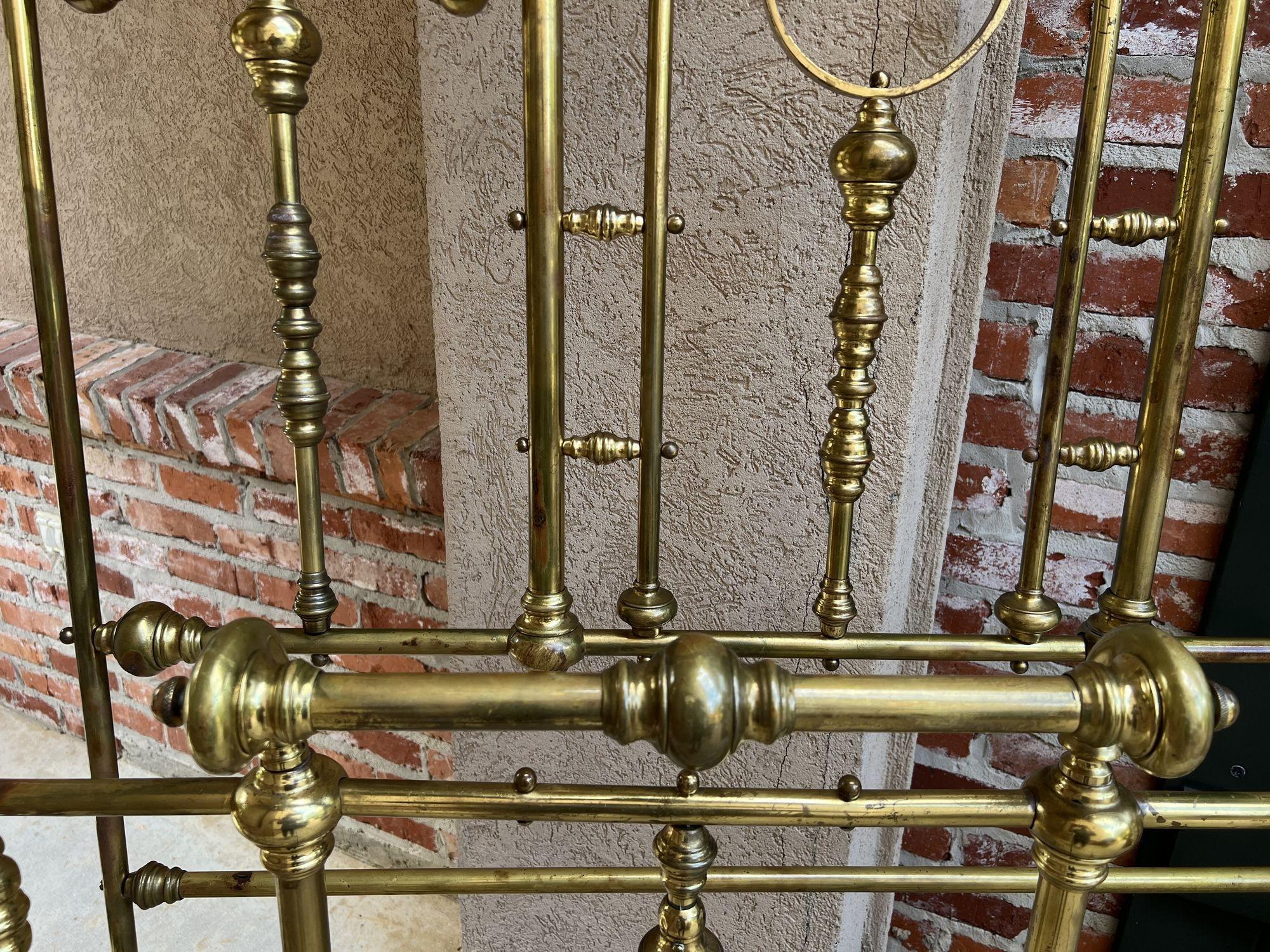 19ème siècle Antique Tall Victorian Brass Bed Full Frame Porcelain Hand Painted 11