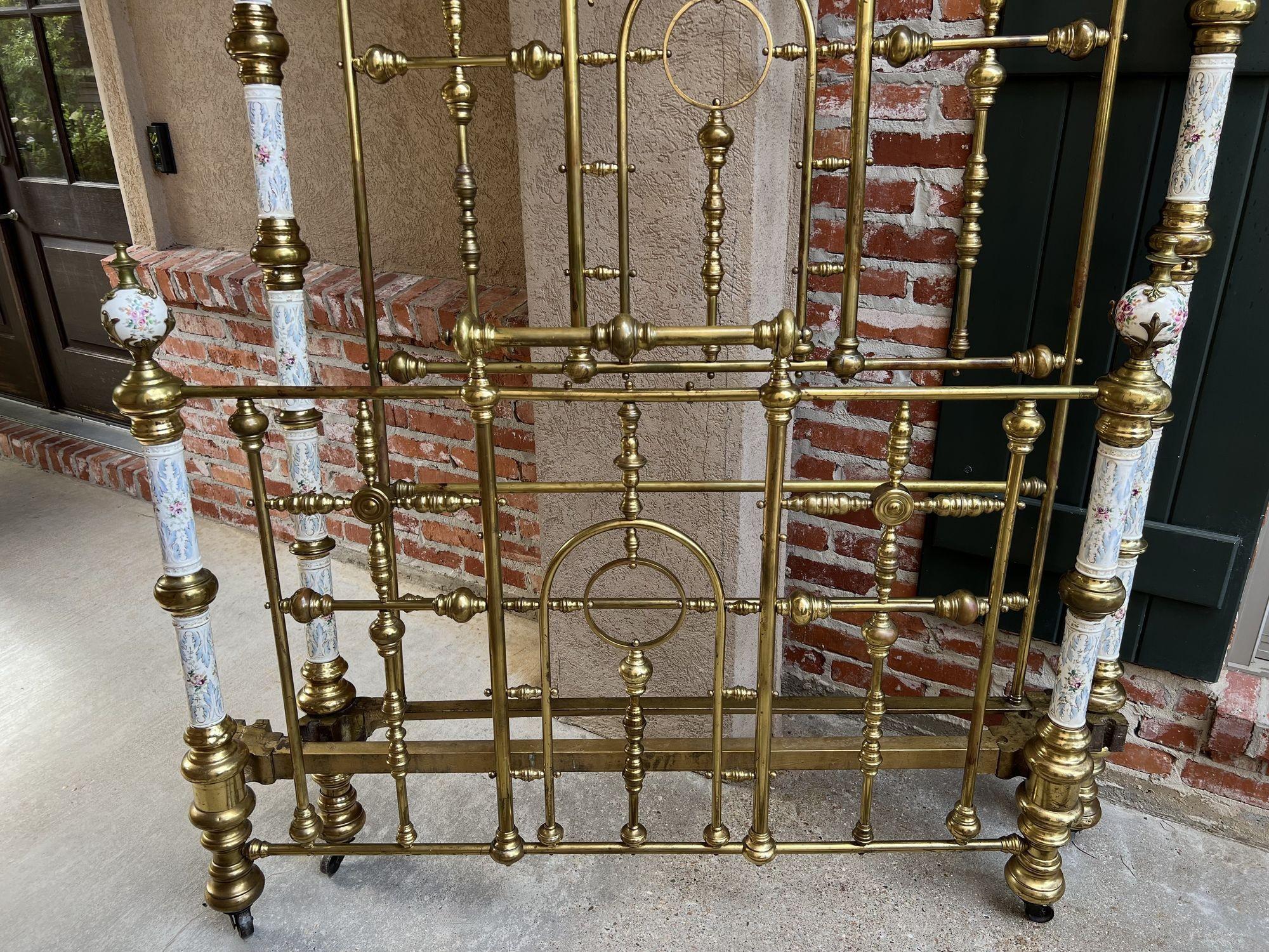 19ème siècle Antique Tall Victorian Brass Bed Full Frame Porcelain Hand Painted Bon état à Shreveport, LA