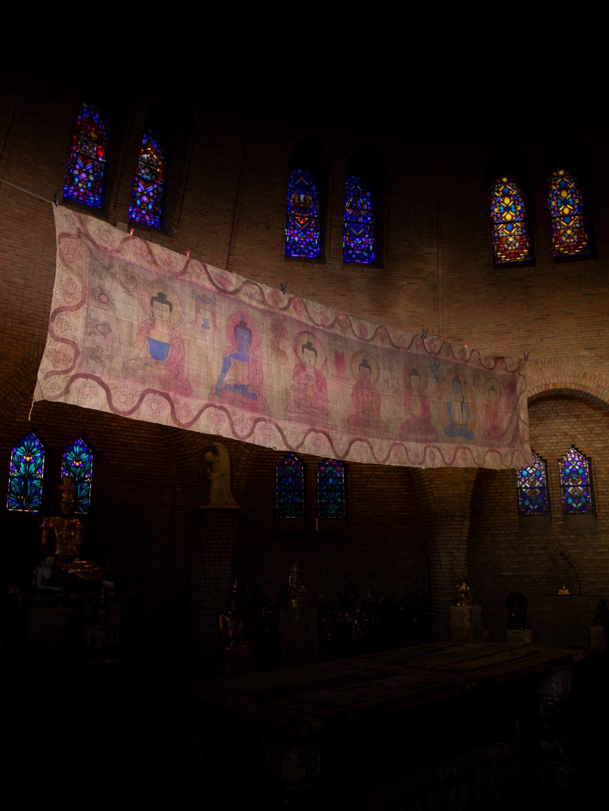 19th century Antique temple cloth with 7 Buddhas from Tibet - OriginalBuddhas In Good Condition For Sale In DEVENTER, NL