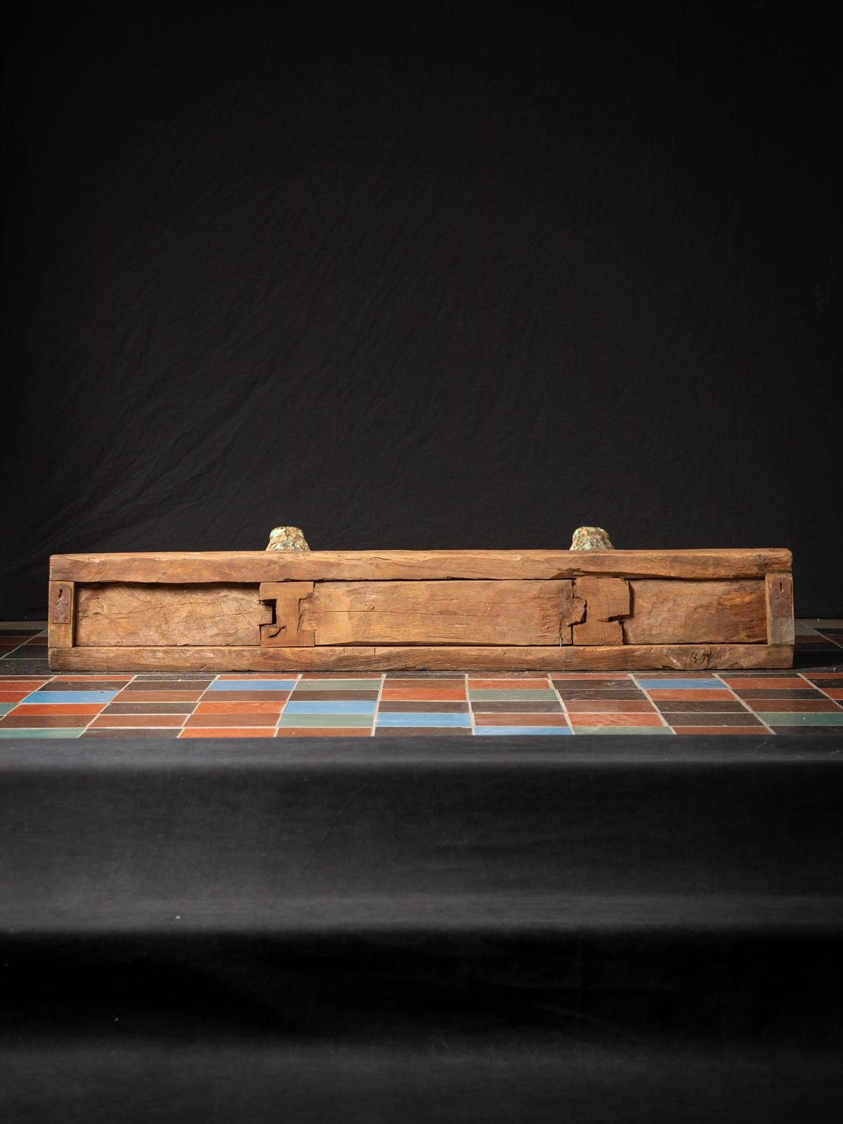 19e siècle Panneau de temple ancien de l'Inde avec deux têtes de cheval de l'Inde 5