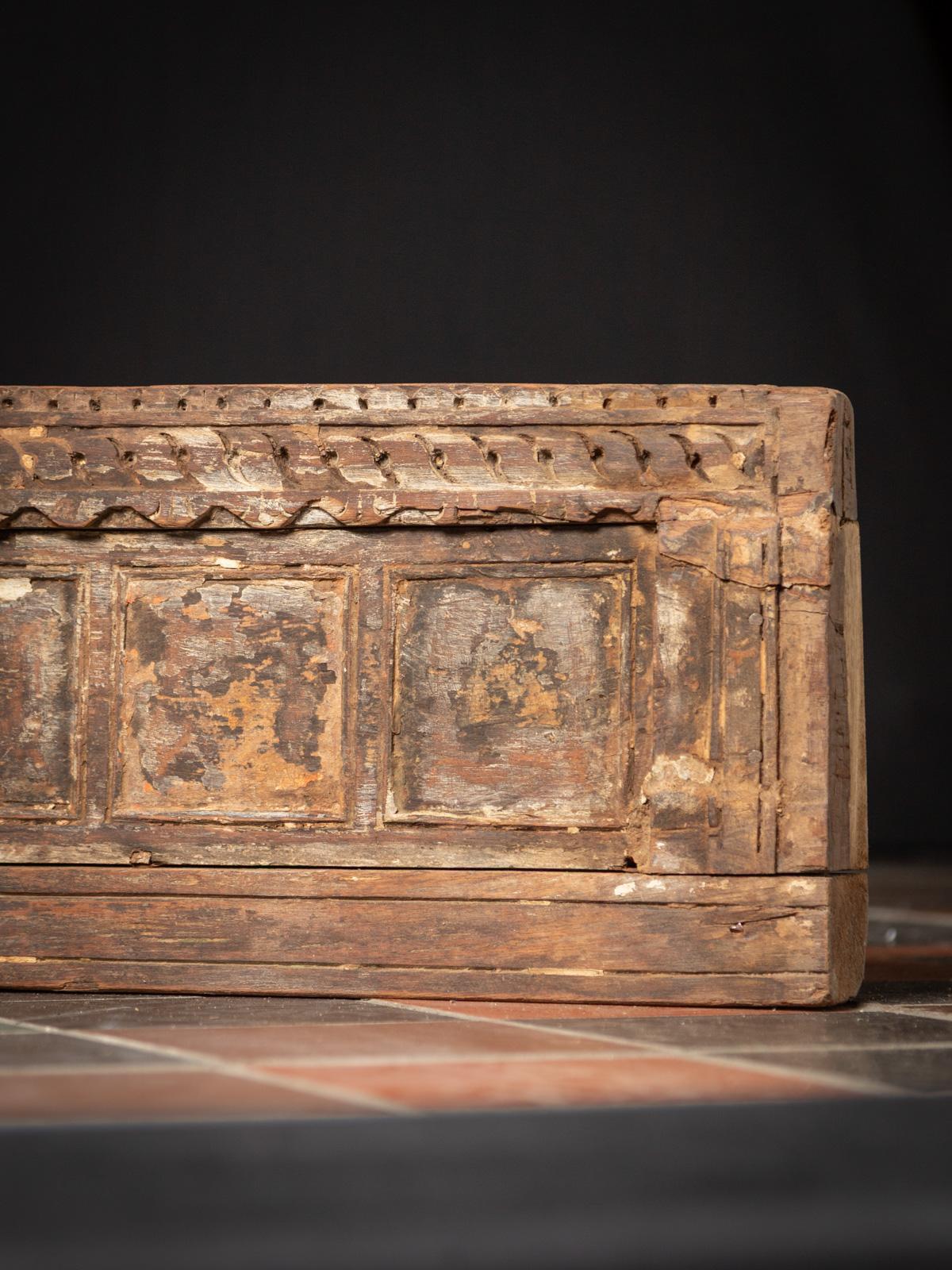 19e siècle Panneau de temple ancien de l'Inde avec deux têtes de cheval de l'Inde 2